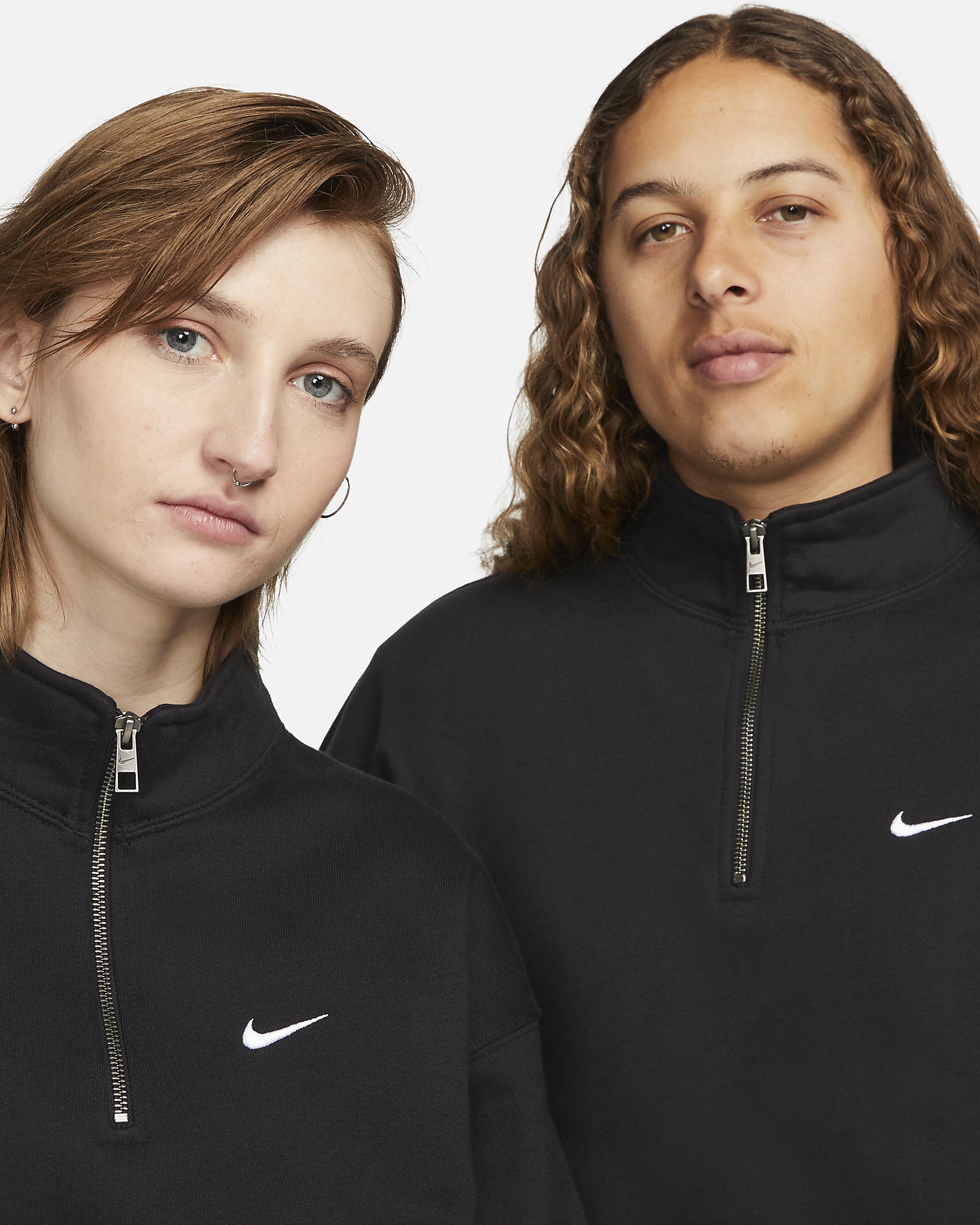 ★送料・関税込★NIKE★SOLO SWOOSH 1/4ジップ トップ★ Nike Solo Swoosh Men's 1/4-Zip Top (DQ5209-063, Dark Grey