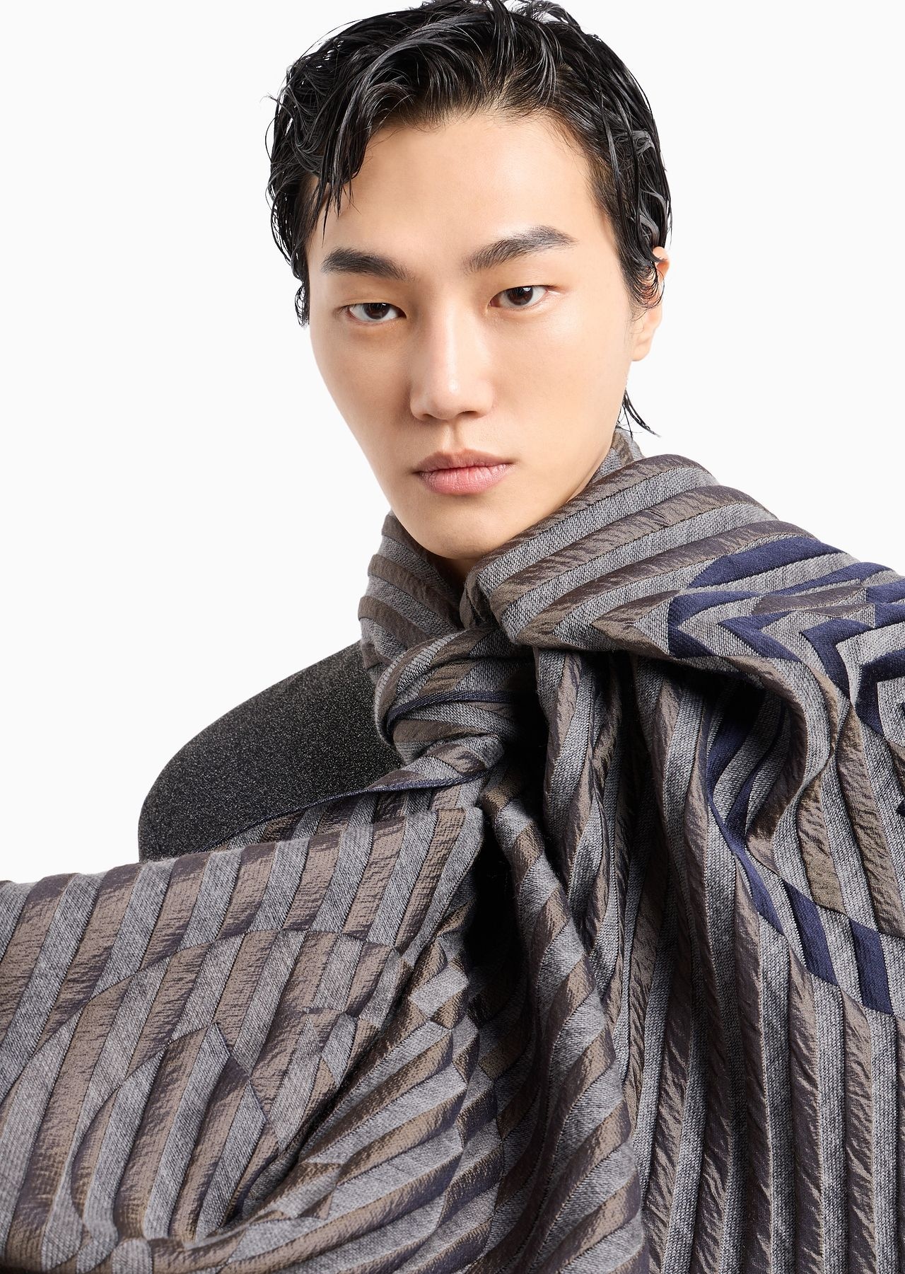 Jacquard virgin wool and silk stole - 4