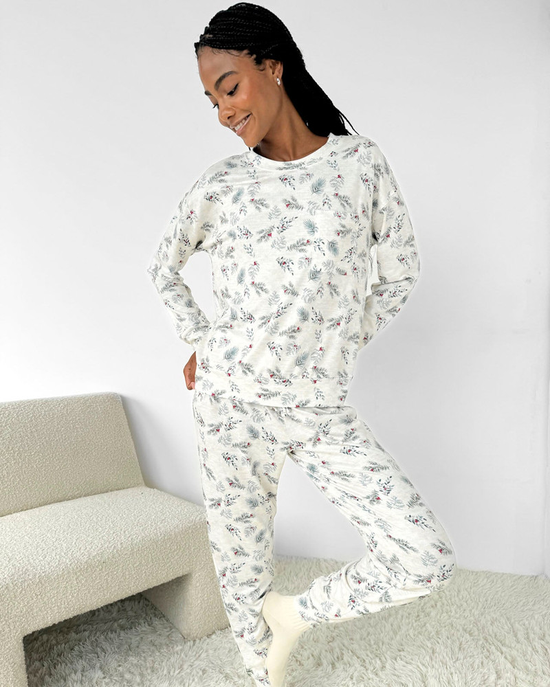 Splendid Mistletoe Marna Pillowsoft PJ Set outlook