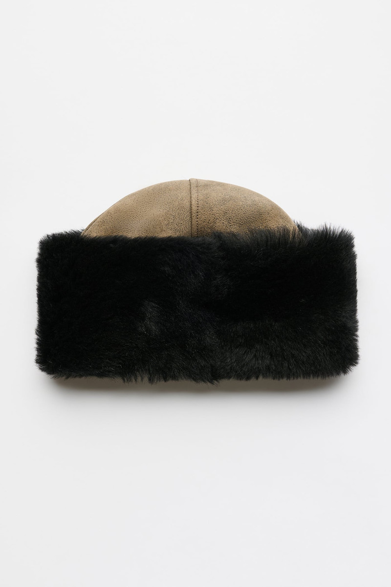 Blizzard Hat Smoky Black Dry Shearling 1