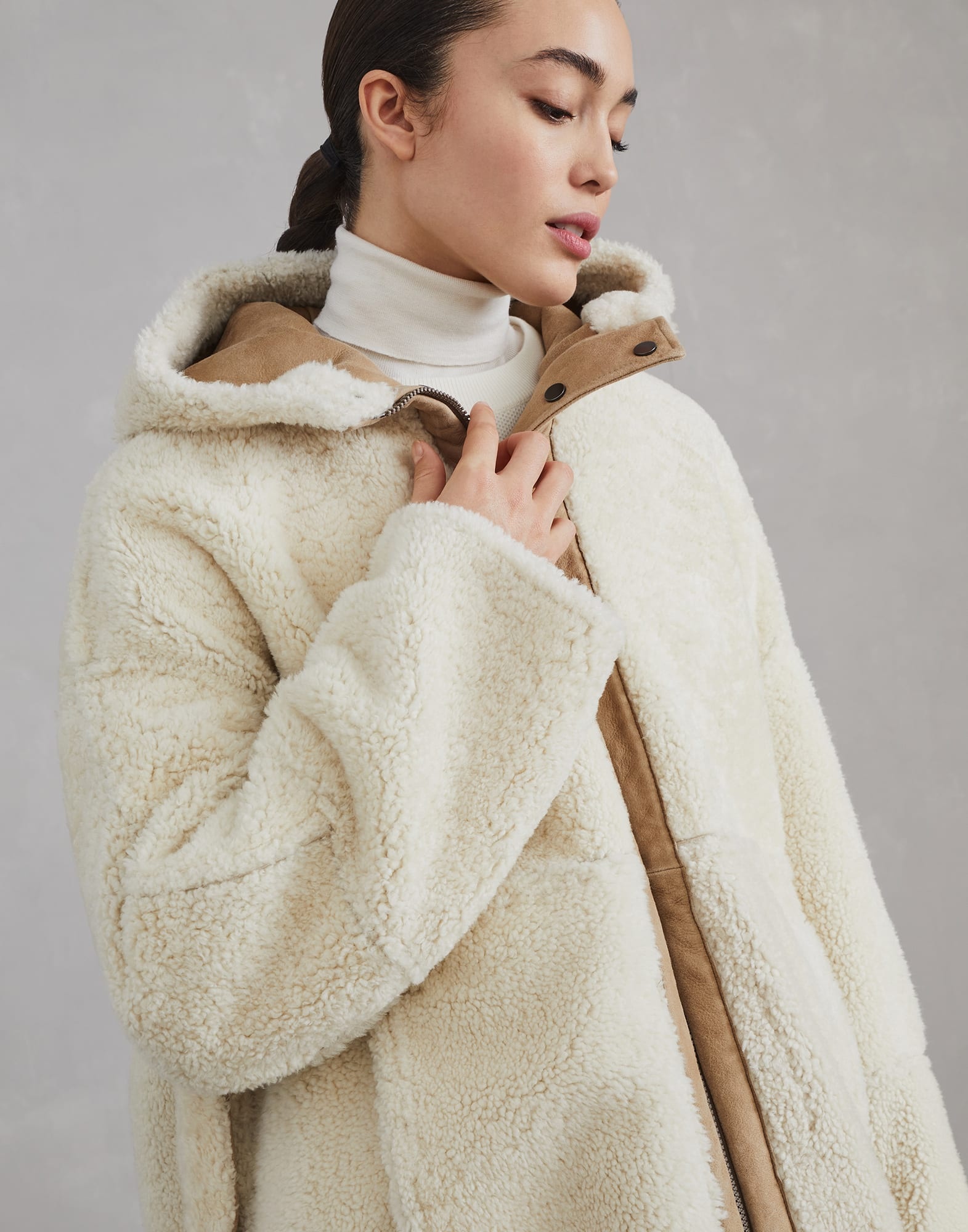 Curly shearling reversible hooded outerwear jacket with monili - 3