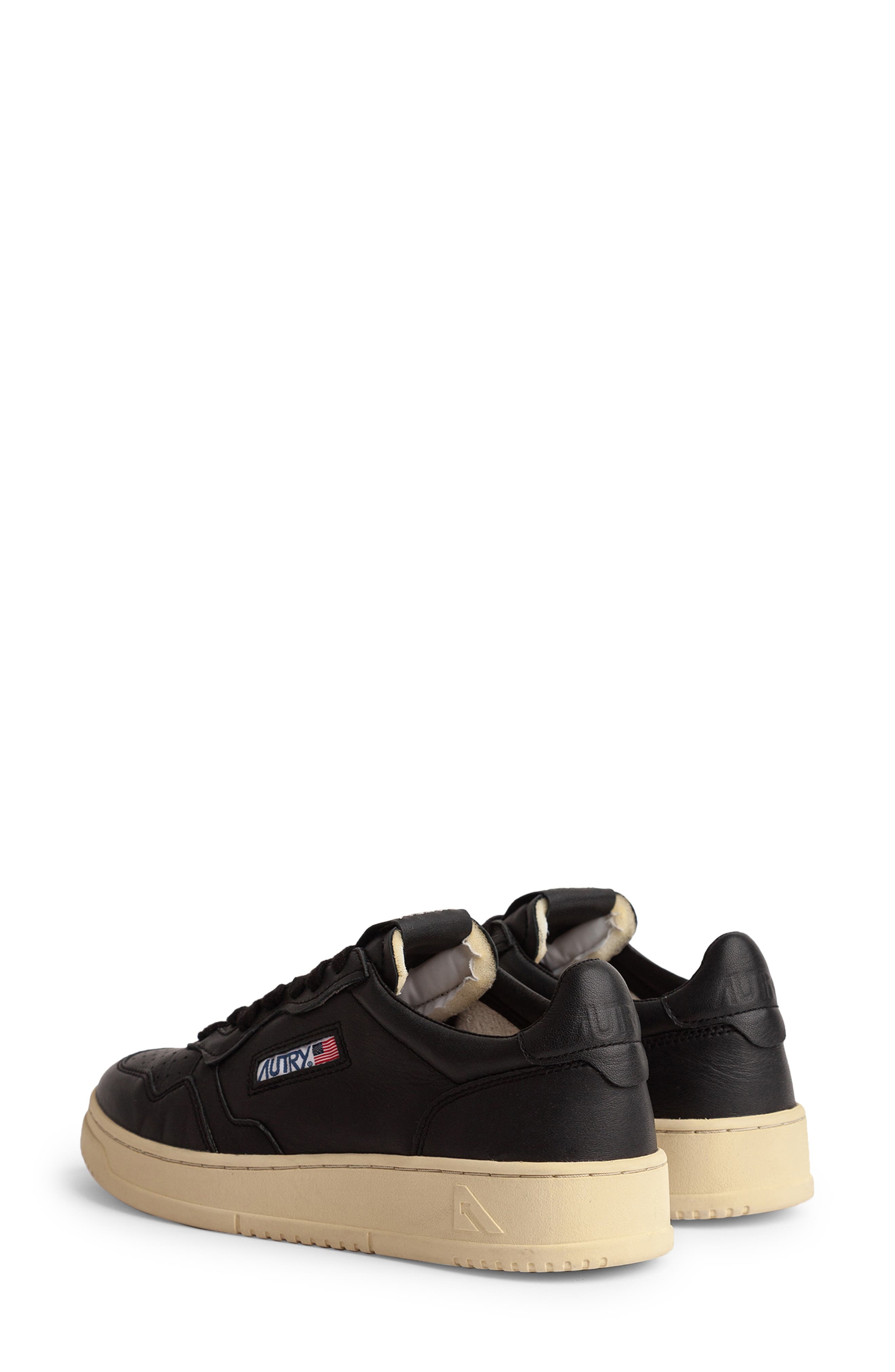 AUTRY Medalist Low Sneaker in Black at Nordstrom - 2