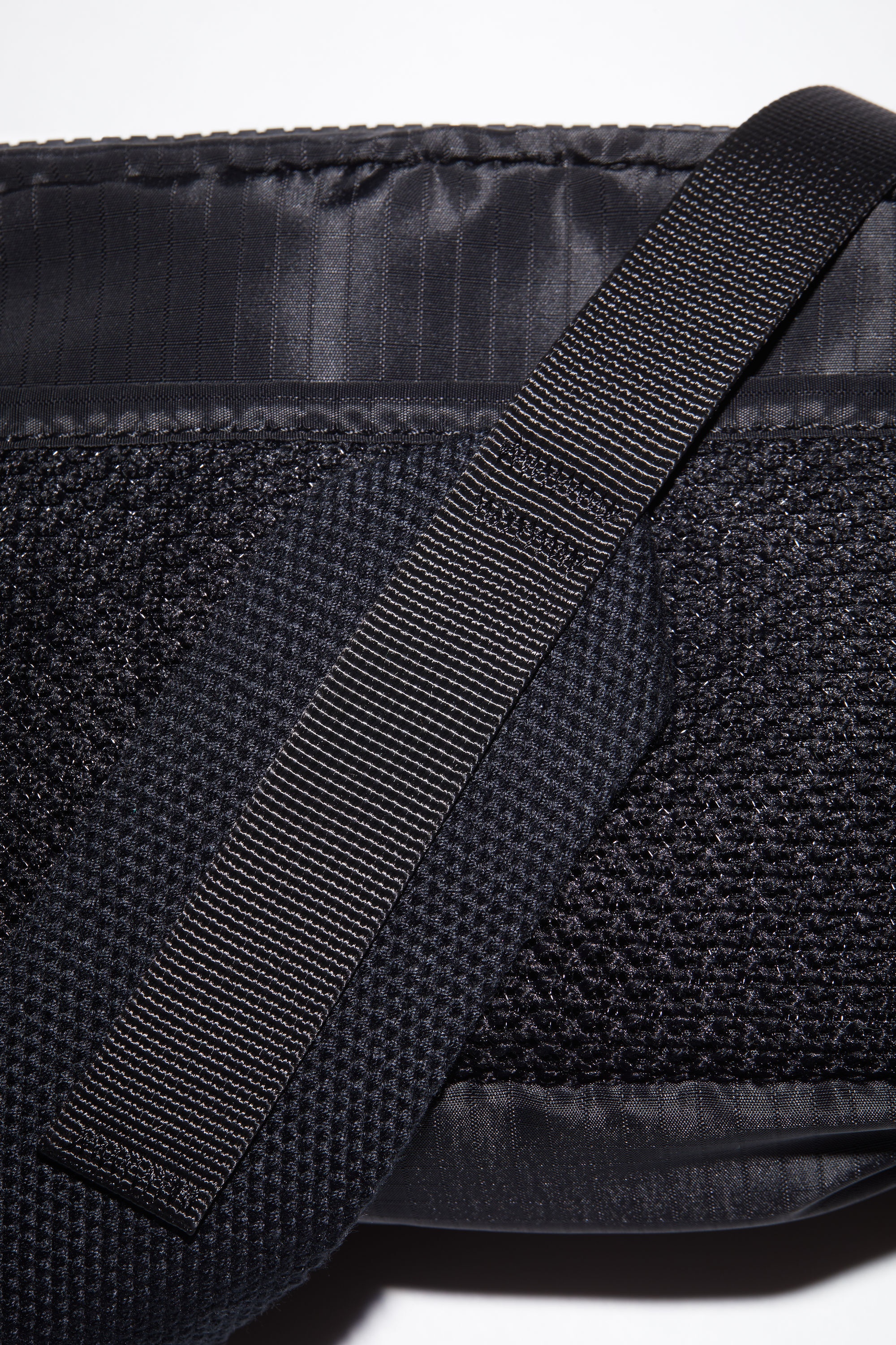 Crossbody Face bag - Black - 5
