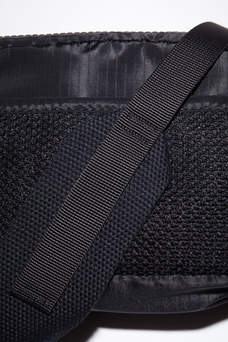 Crossbody Face bag - Black 5