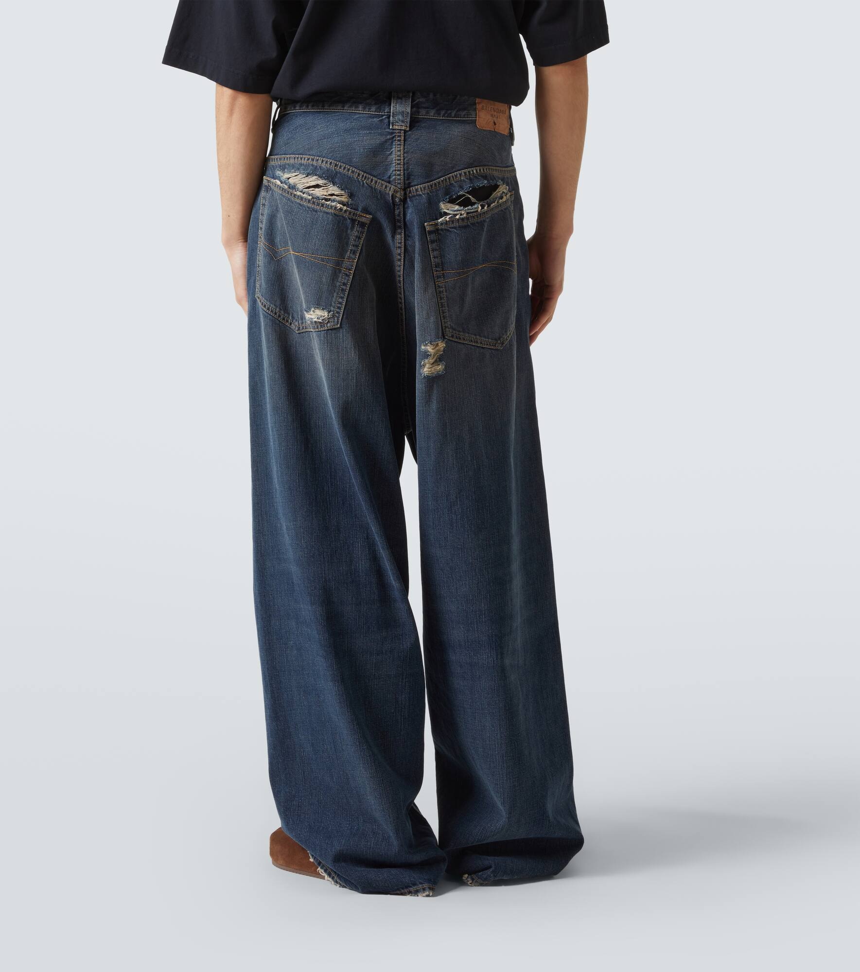 Distressed mid-rise wide-leg jeans - 4