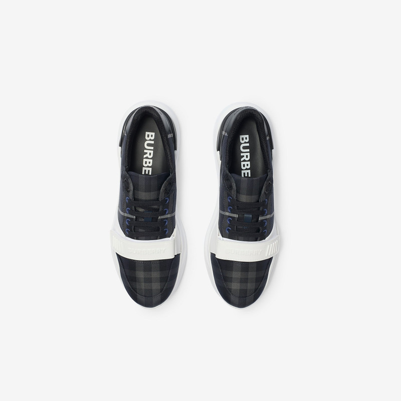 Check Sneakers 4