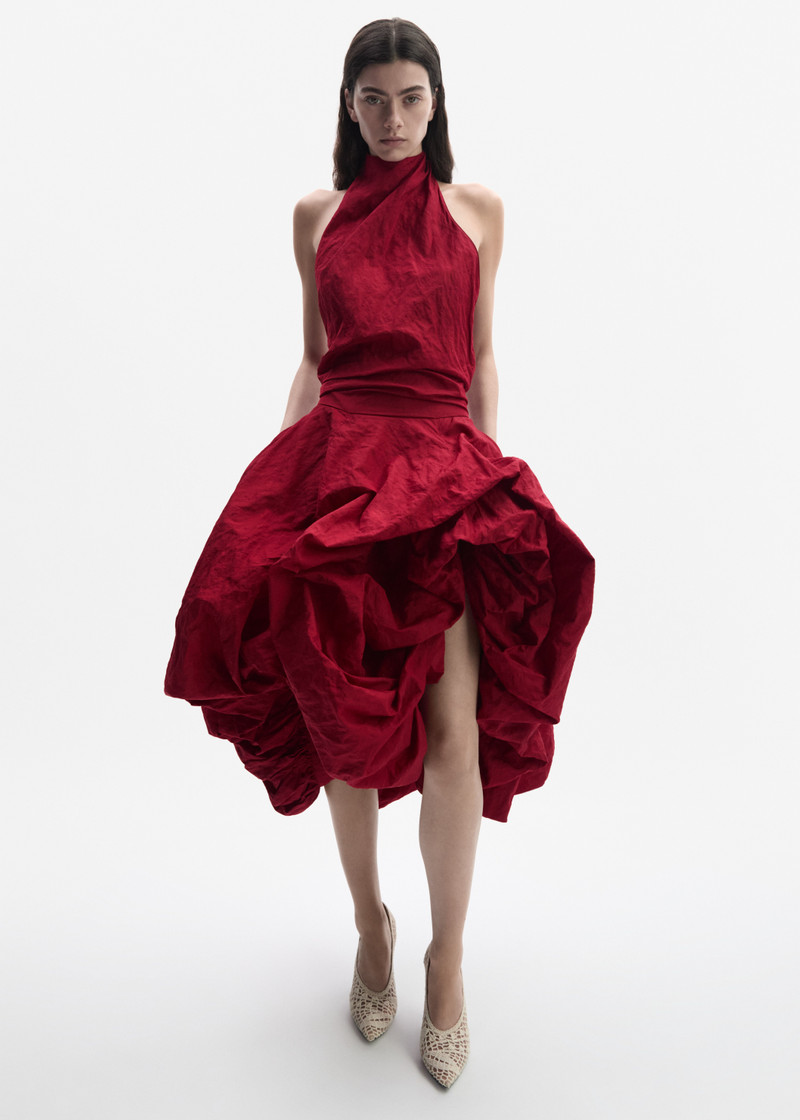 High-neck dress with adjustable skirt in red 4