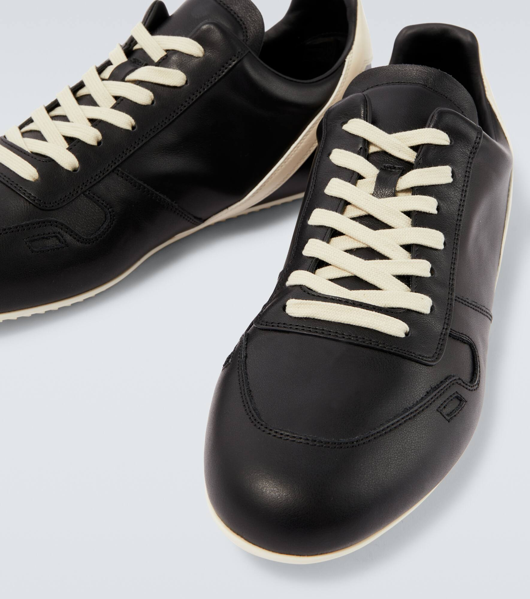 Minimal leather sneakers - 3