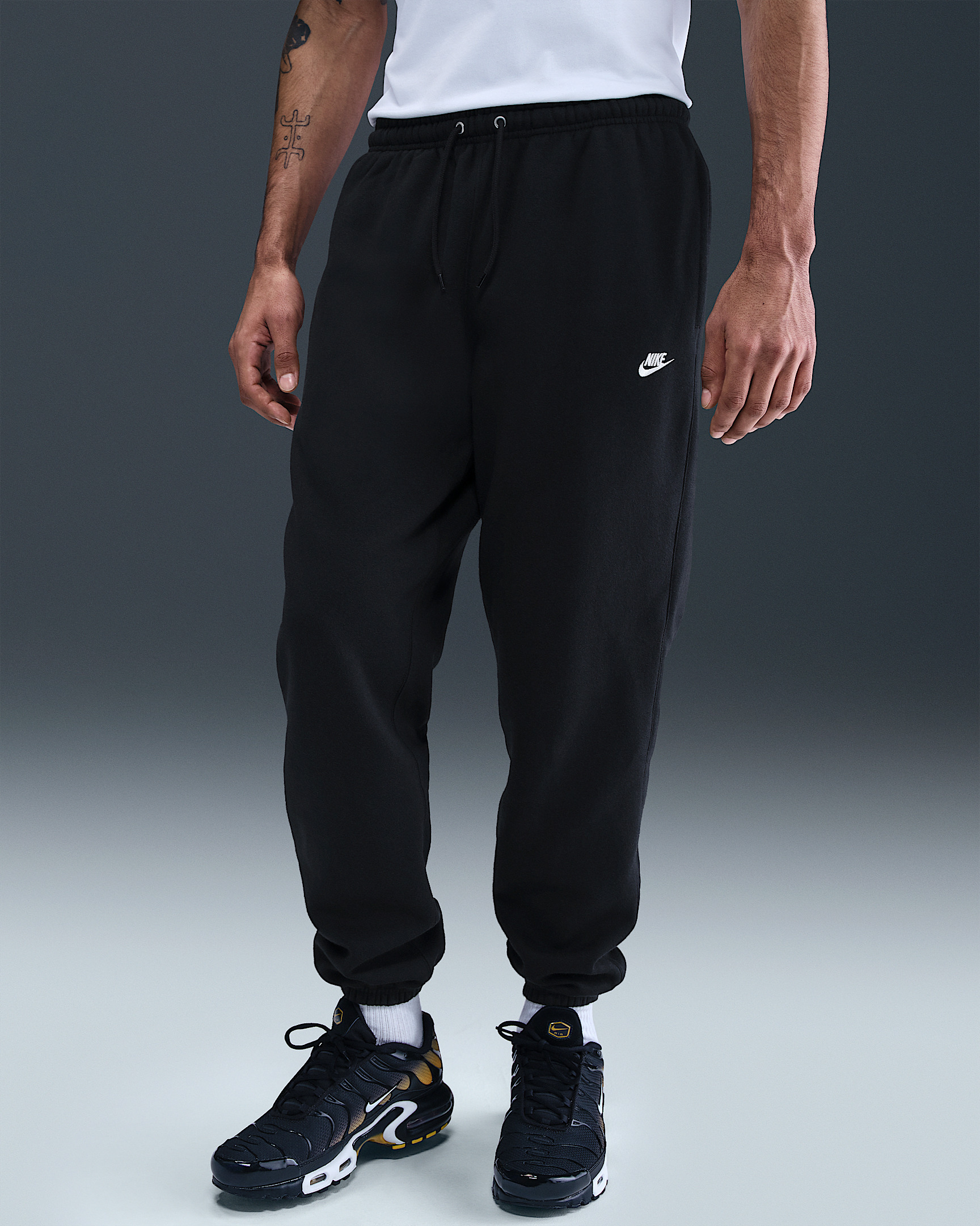 Nike Club Men's Cuffed Brushed Fleece Pants - 2
