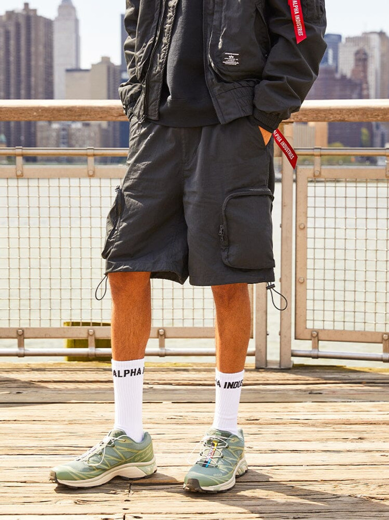 ALPHA INDUSTRIES CWU 36/P PULL ON SHORT outlook