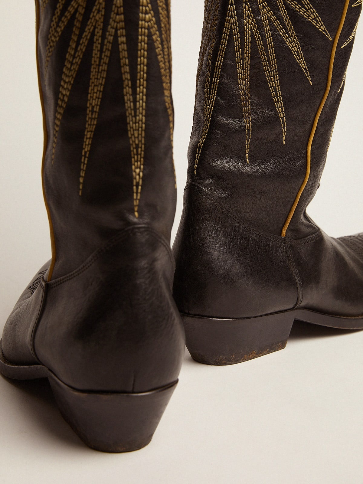Women's boots in black leather with platinum star inlay - 5
