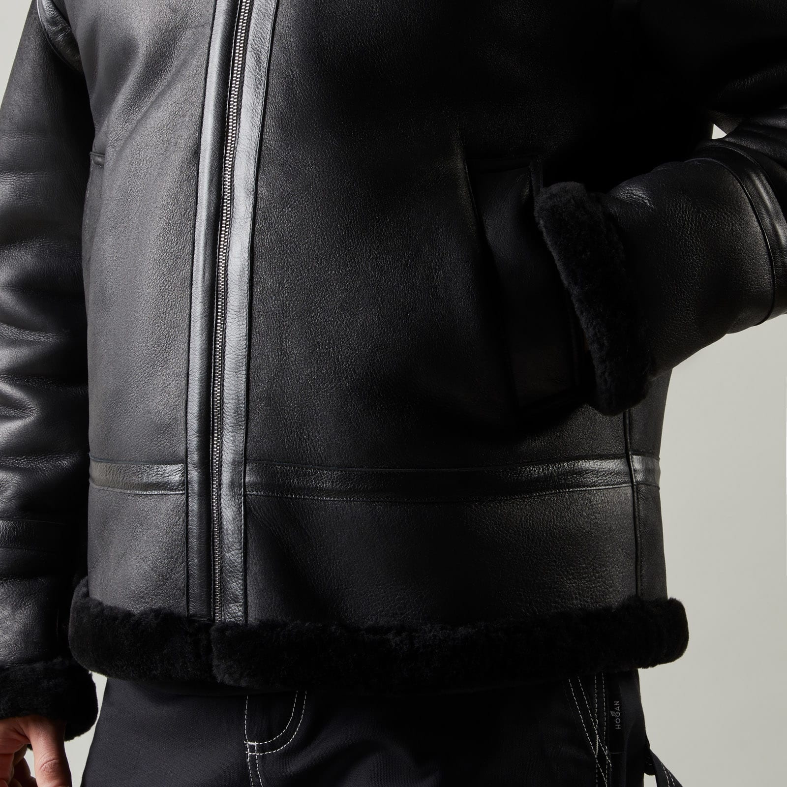 Aviator Jacket in Shearling Black - 6