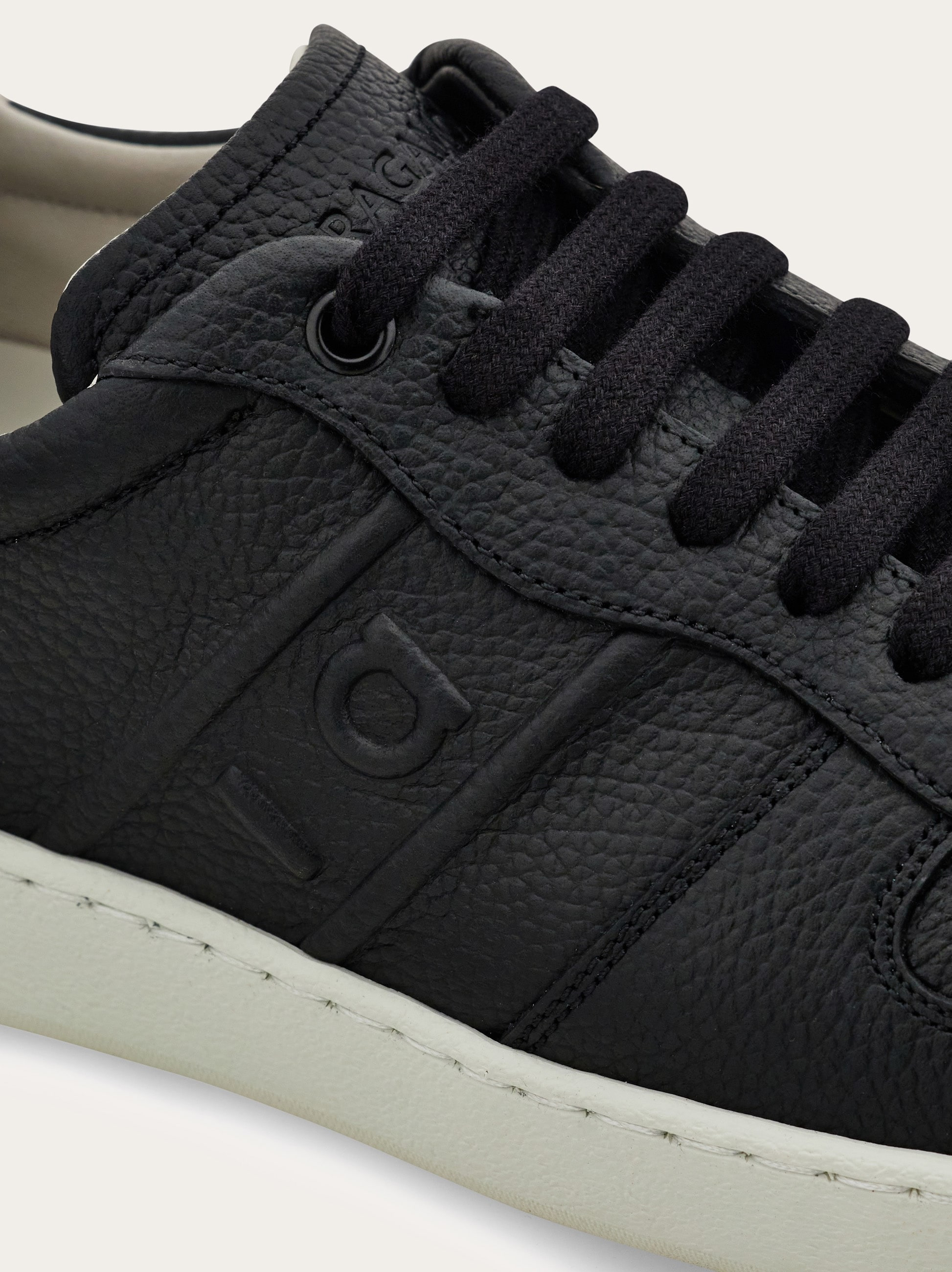Low-top sneaker - 6