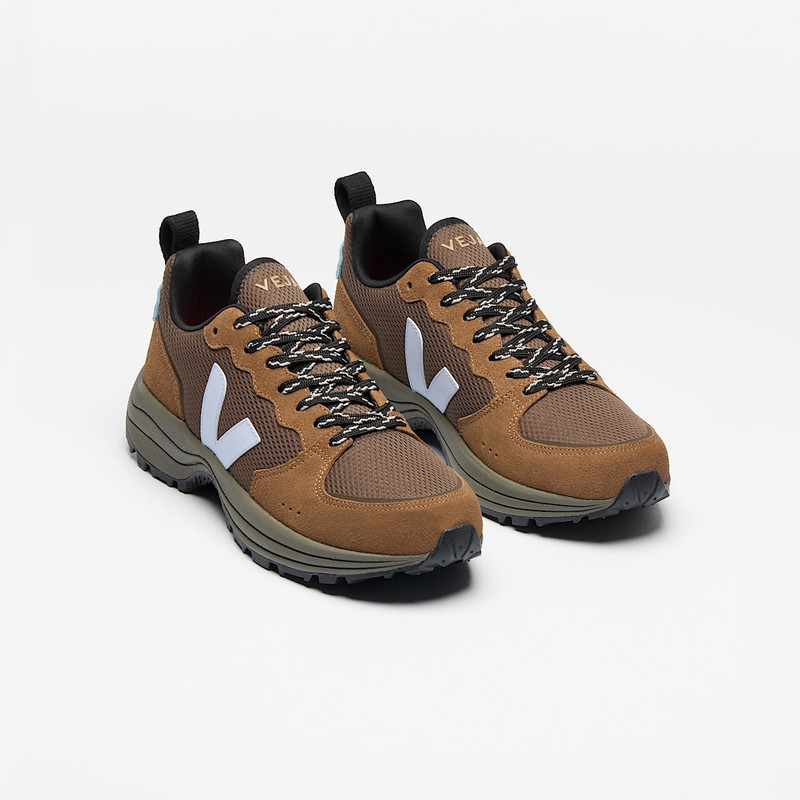 VEJA VENTURI II ALVEOMESH EAGLE SWAN outlook