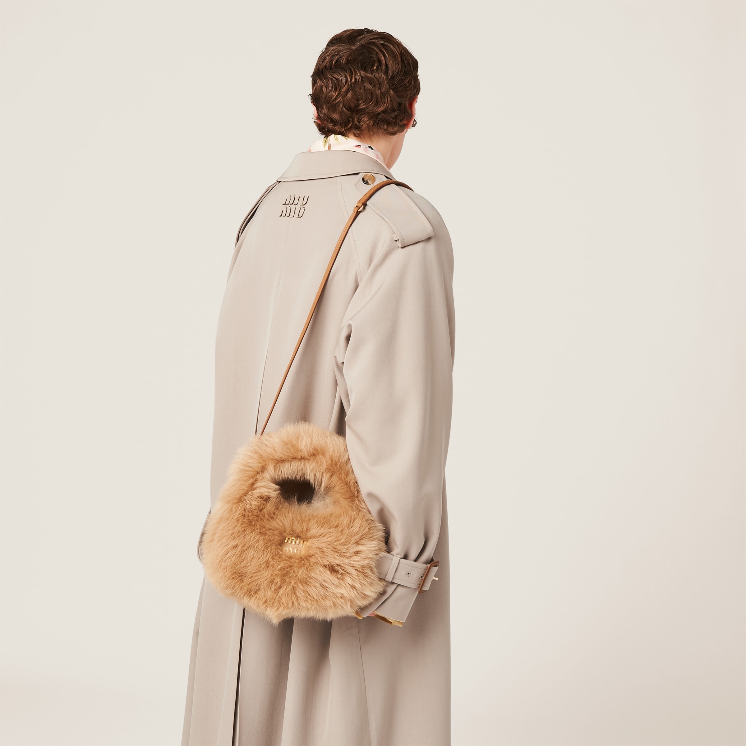 【MiuMiu】Wander shearling hobo bag Ivory Wander Shearling Hobo Bag | Miu Miu