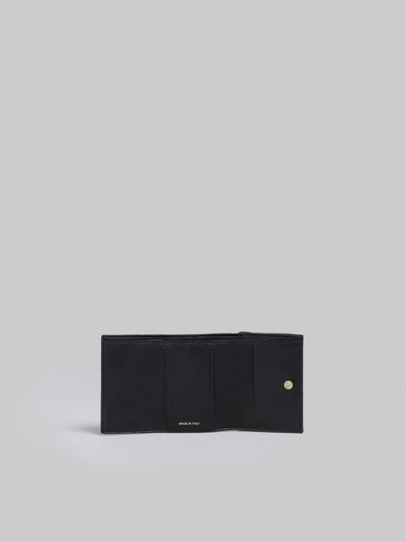 WHITE AND BEIGE LEATHER TRI-FOLD WALLET - 2