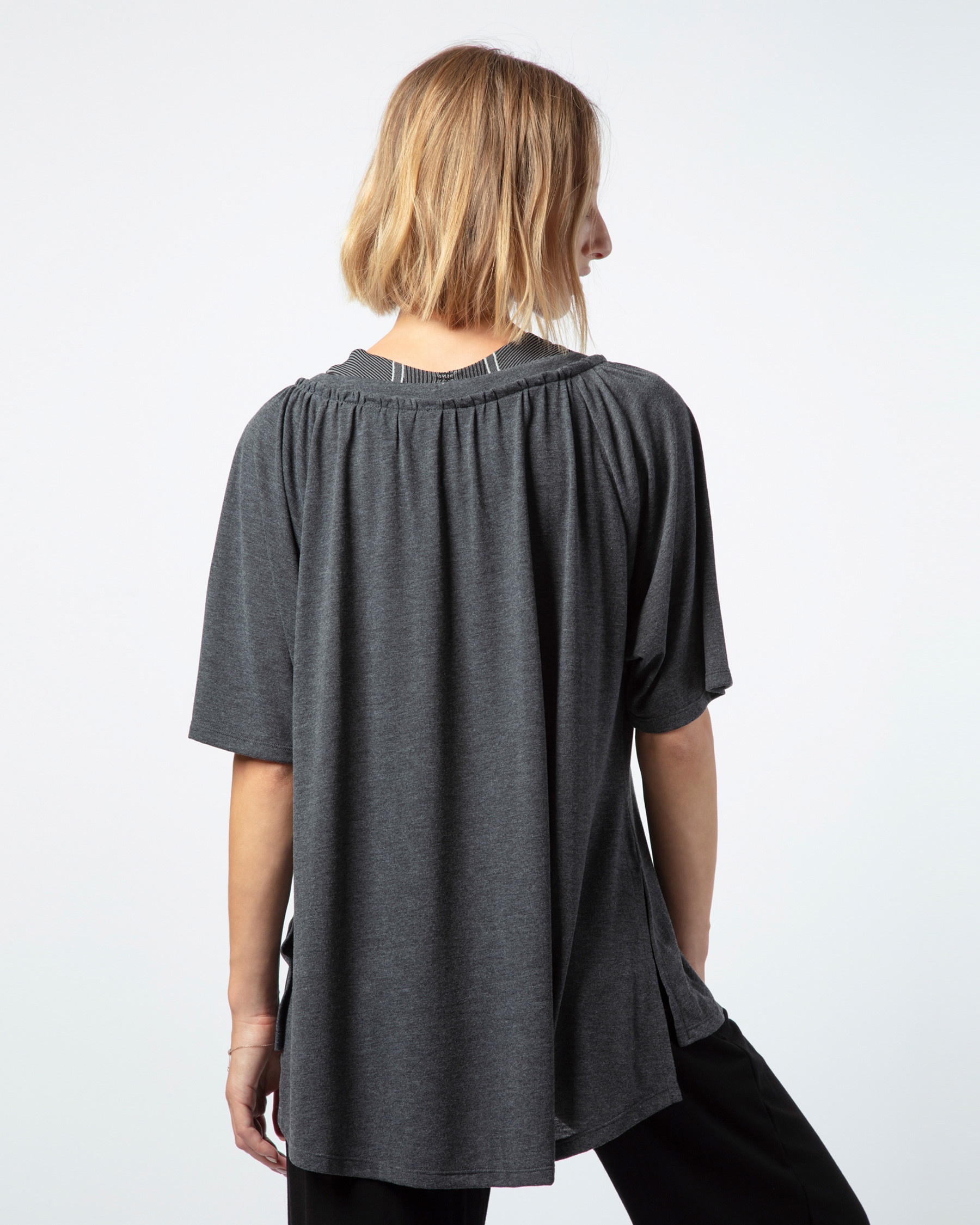 Oversize neckline to tighten t-shirt - 3