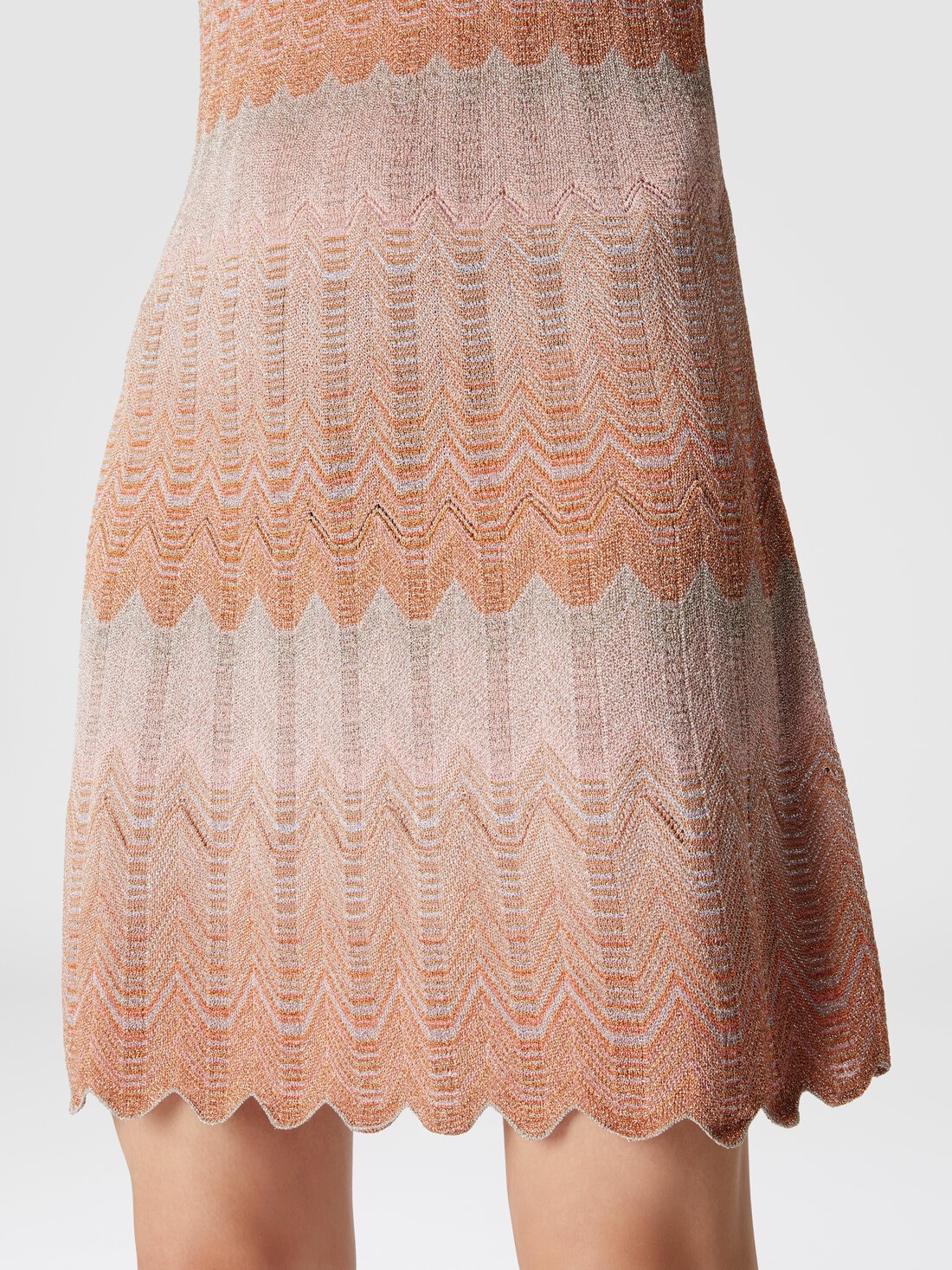 Sleeveless mini-dress with lamé Greek motif - 4