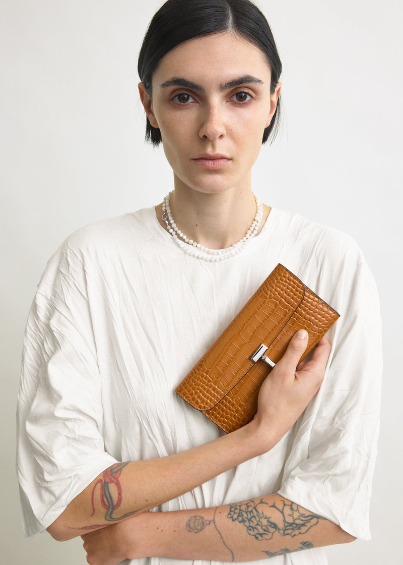 TOTEME T-lock croco-embossed wallet tangerine outlook