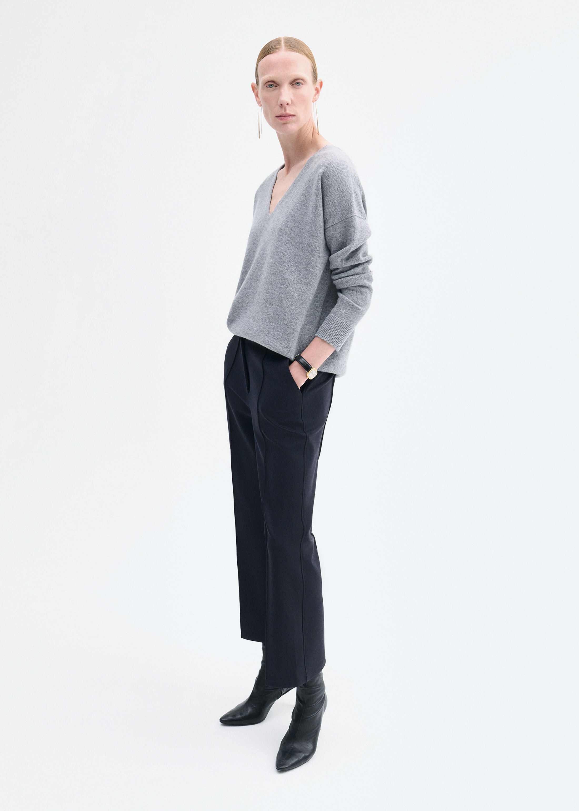 V-Neck Sweater in Cashmere - 3