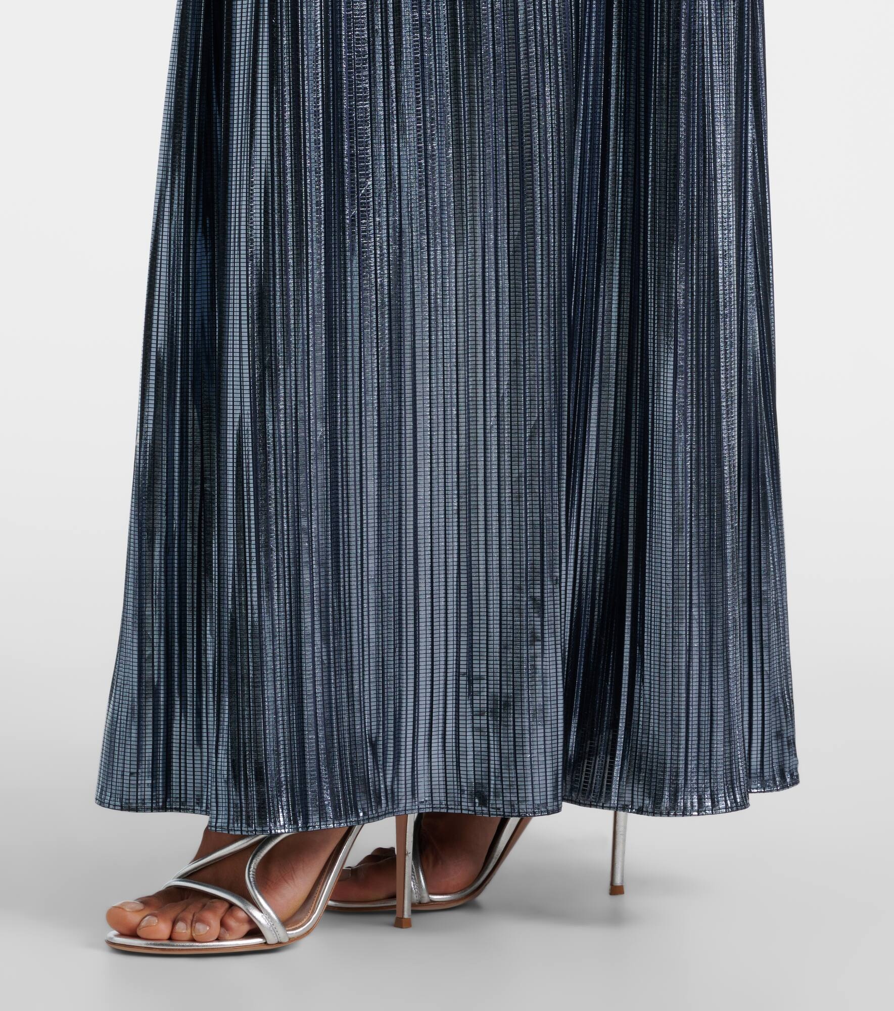 Pleated belted lamé gown - 5