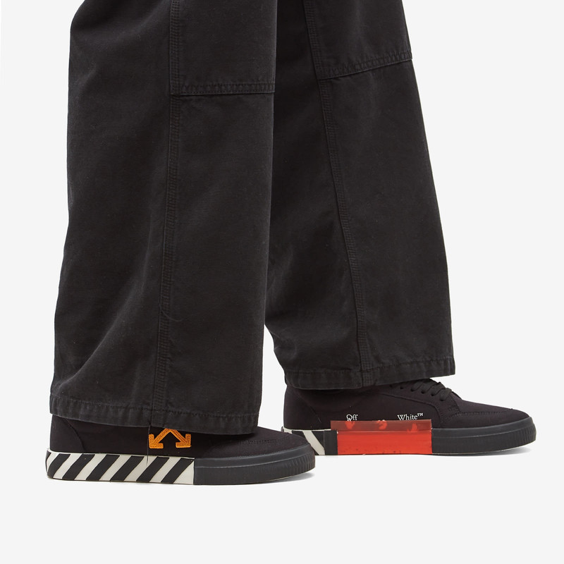 Off-White Off-White Low Vulcanized Canvas  Sneaker outlook