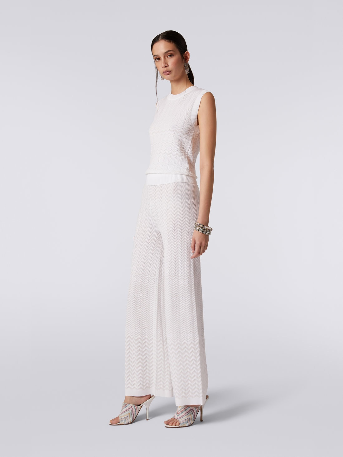 Sleeveless cotton and viscose top with tone-on-tone zigzag - 3