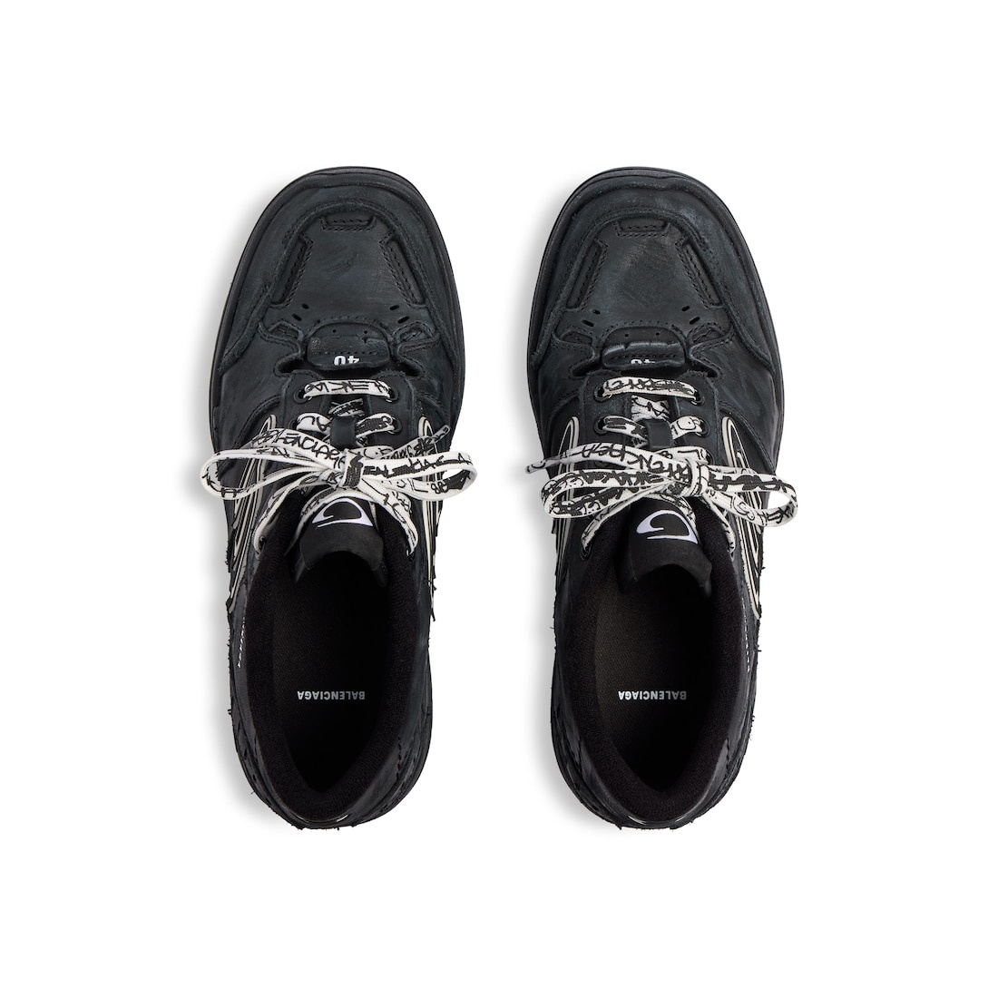 Women's Hamptons Worn-out Sneaker in Black - 6