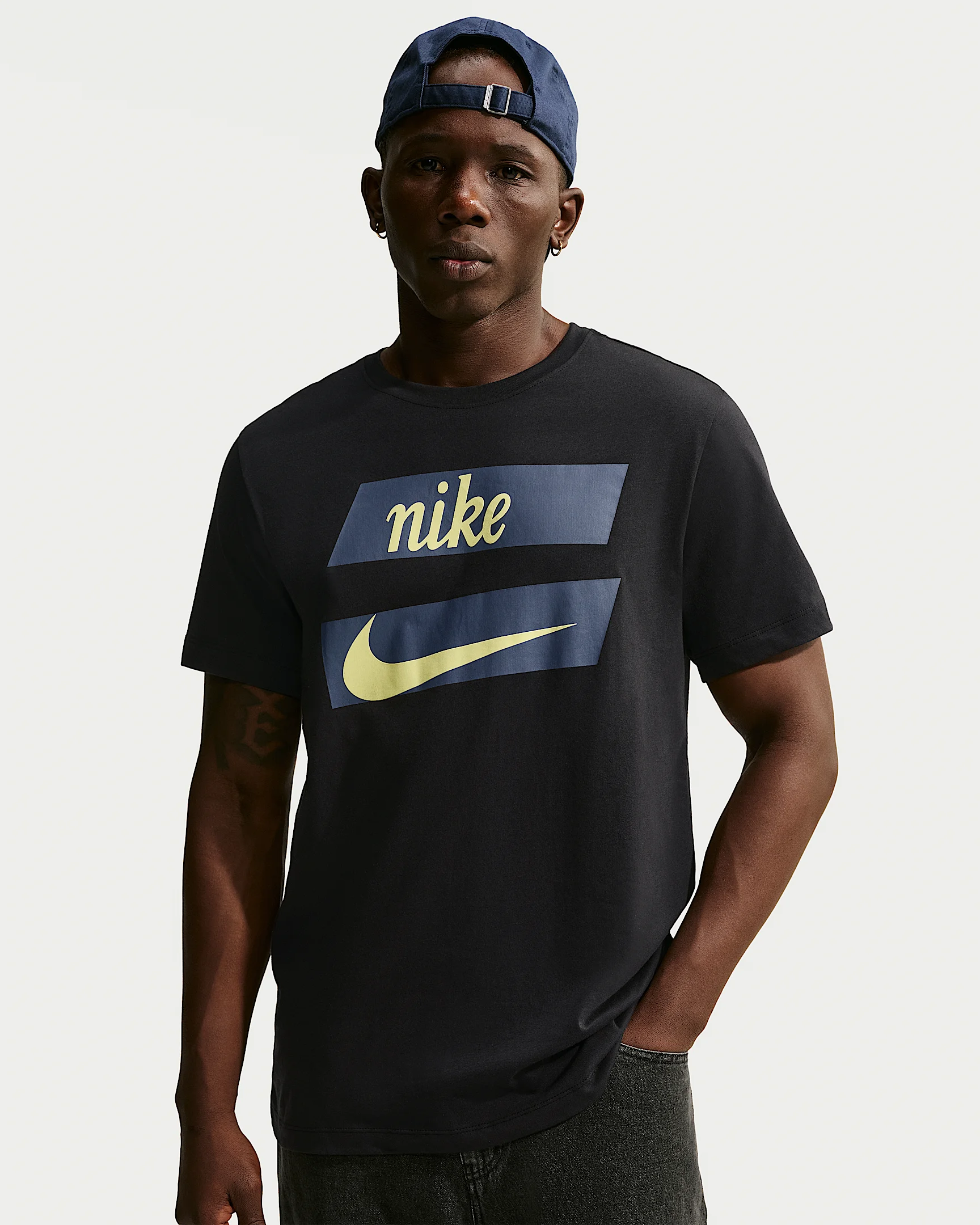 Nike Sportswear Men's T-Shirt - 1