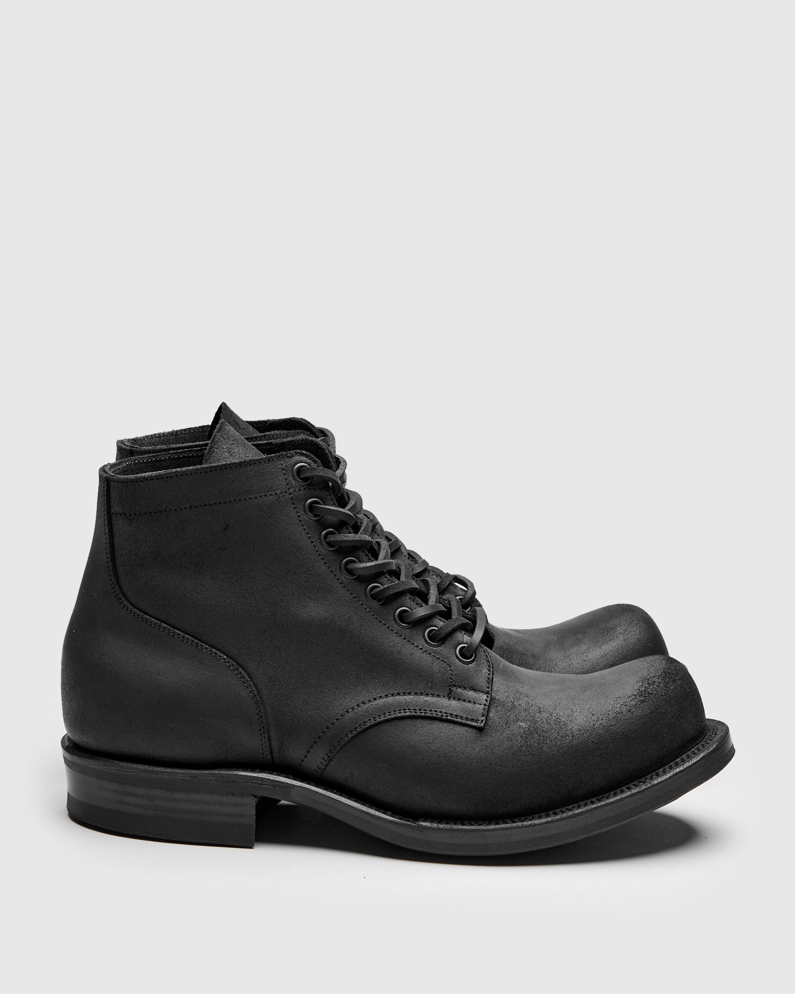 Service Boot 310 in Black Waxy Commander - 3