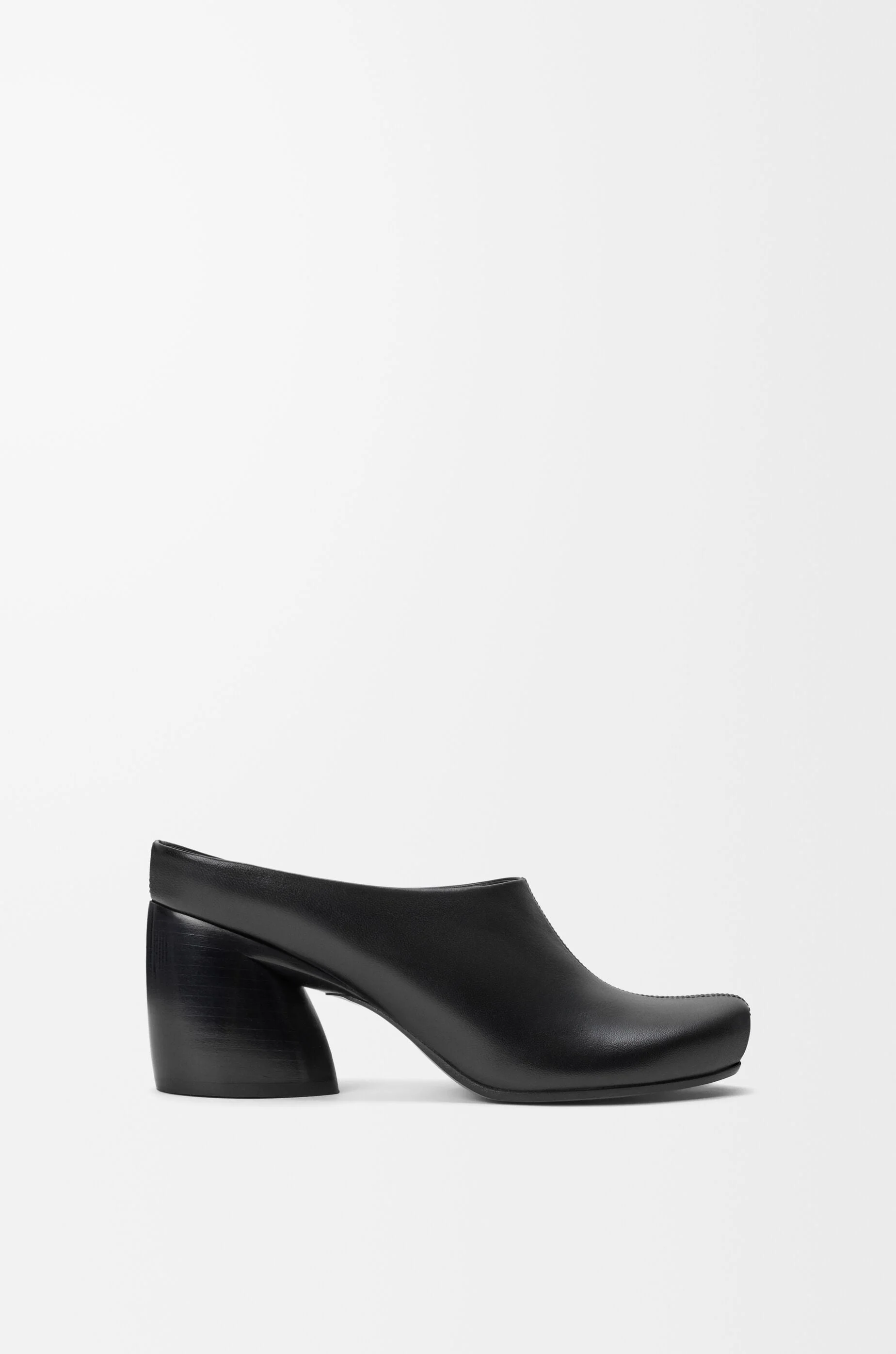 Oval mule in lambskin - 1