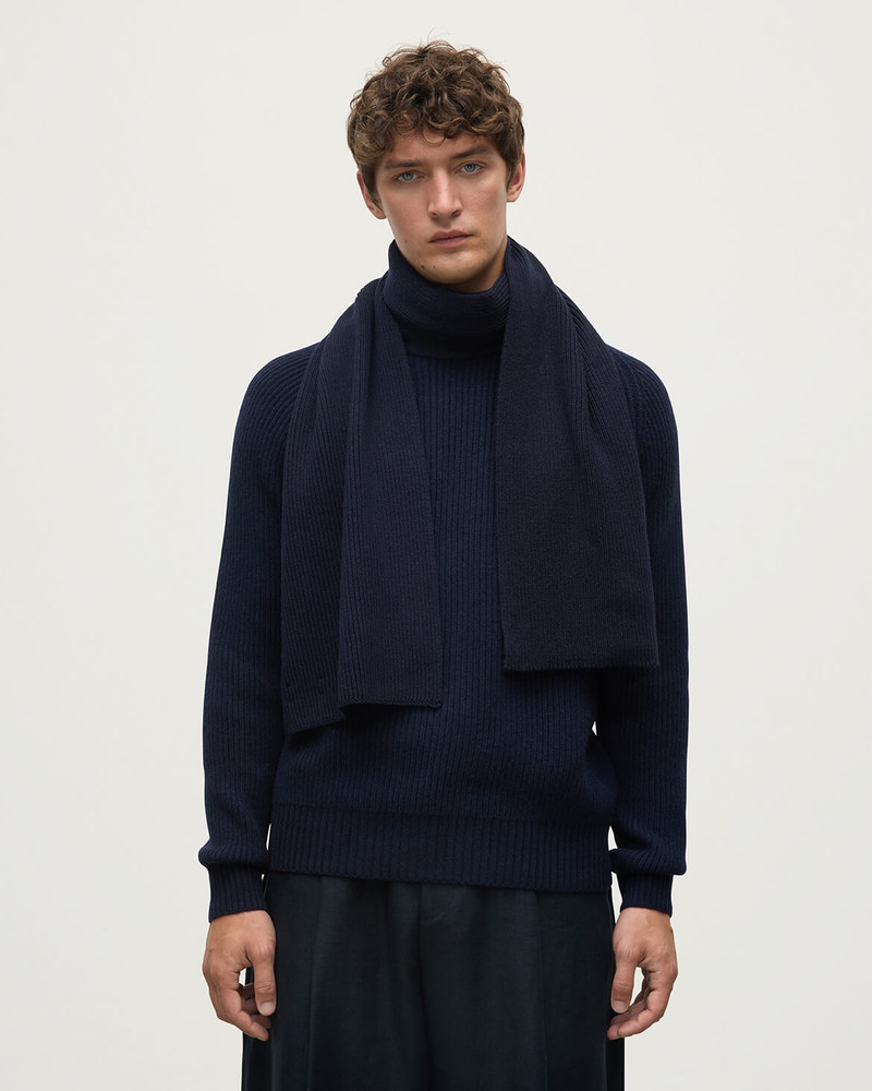 Ribbed Navy Cashmere Scarf 3