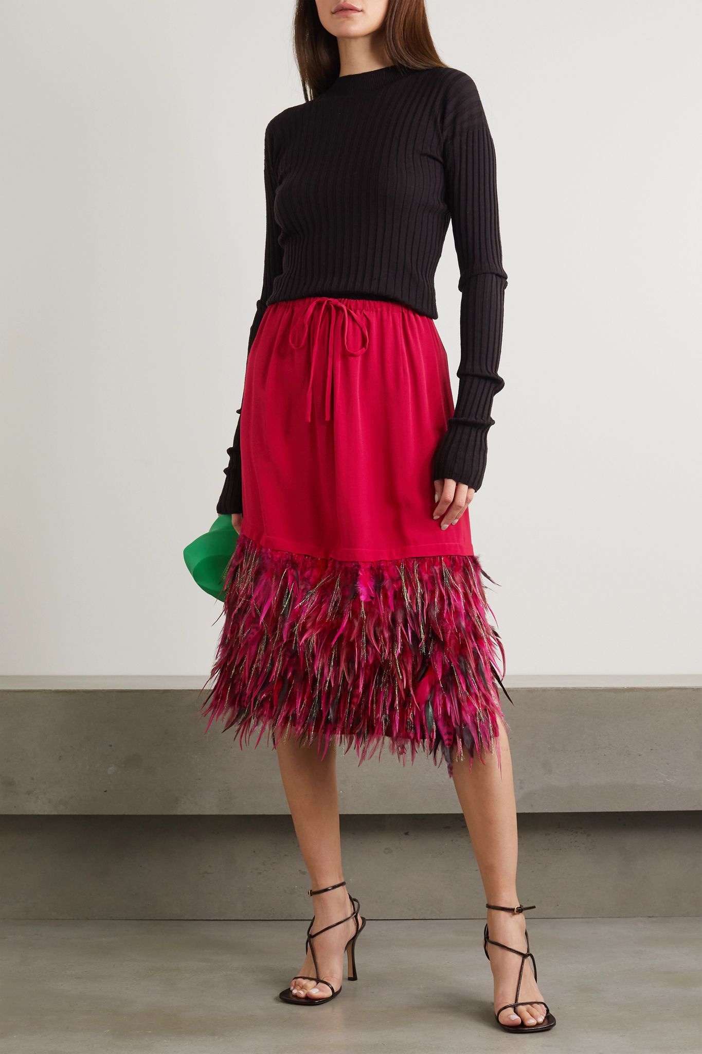 Feather-trimmed crepe skirt - 2