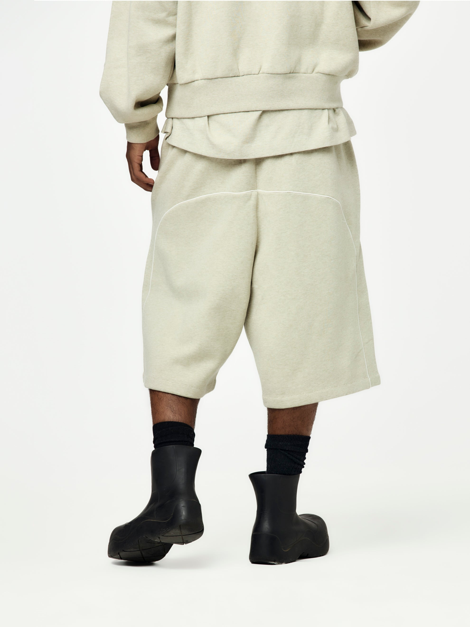 RELAXED FLEECE SWEATSHORT WITH PIPING (HEATHER STONE) - 3