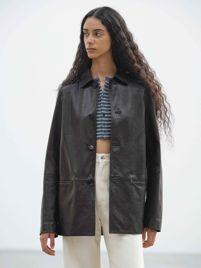 AURALEE TEXTURED LAMB LEATHER BLOUSON outlook