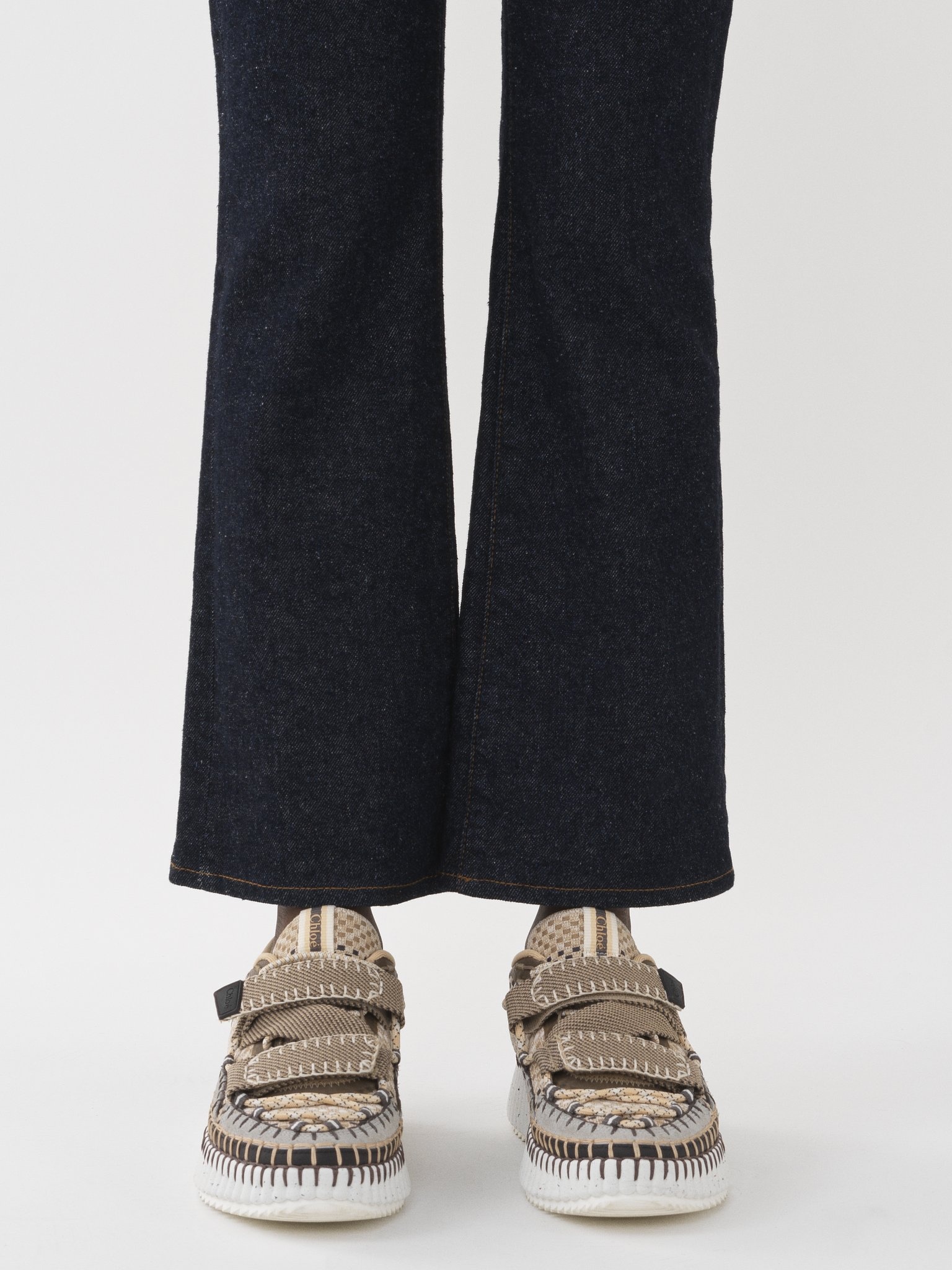 "PACAYA" CROPPED BOOTCUT JEANS - 6