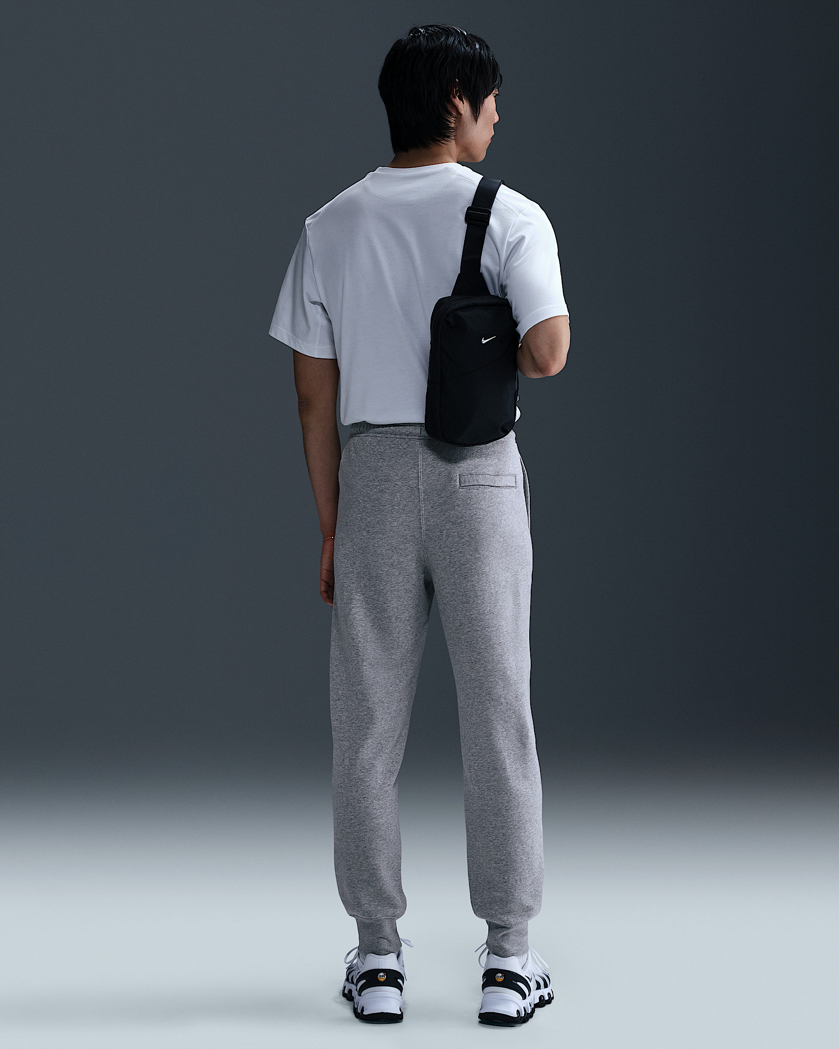 Nike Club Men's Joggers - 4