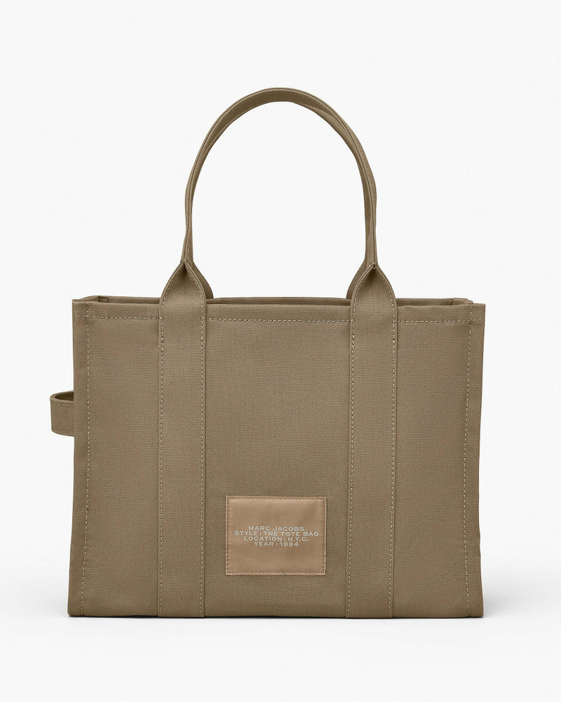 Marc Jacobs THE LARGE TOTE BAG outlook