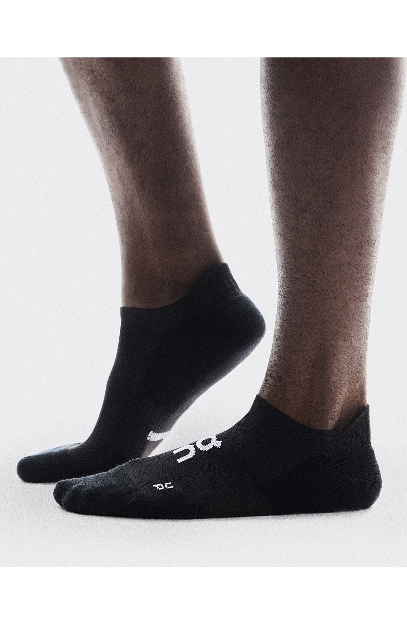 On Core Low 2-Pack Run Socks in Black at Nordstrom - 1