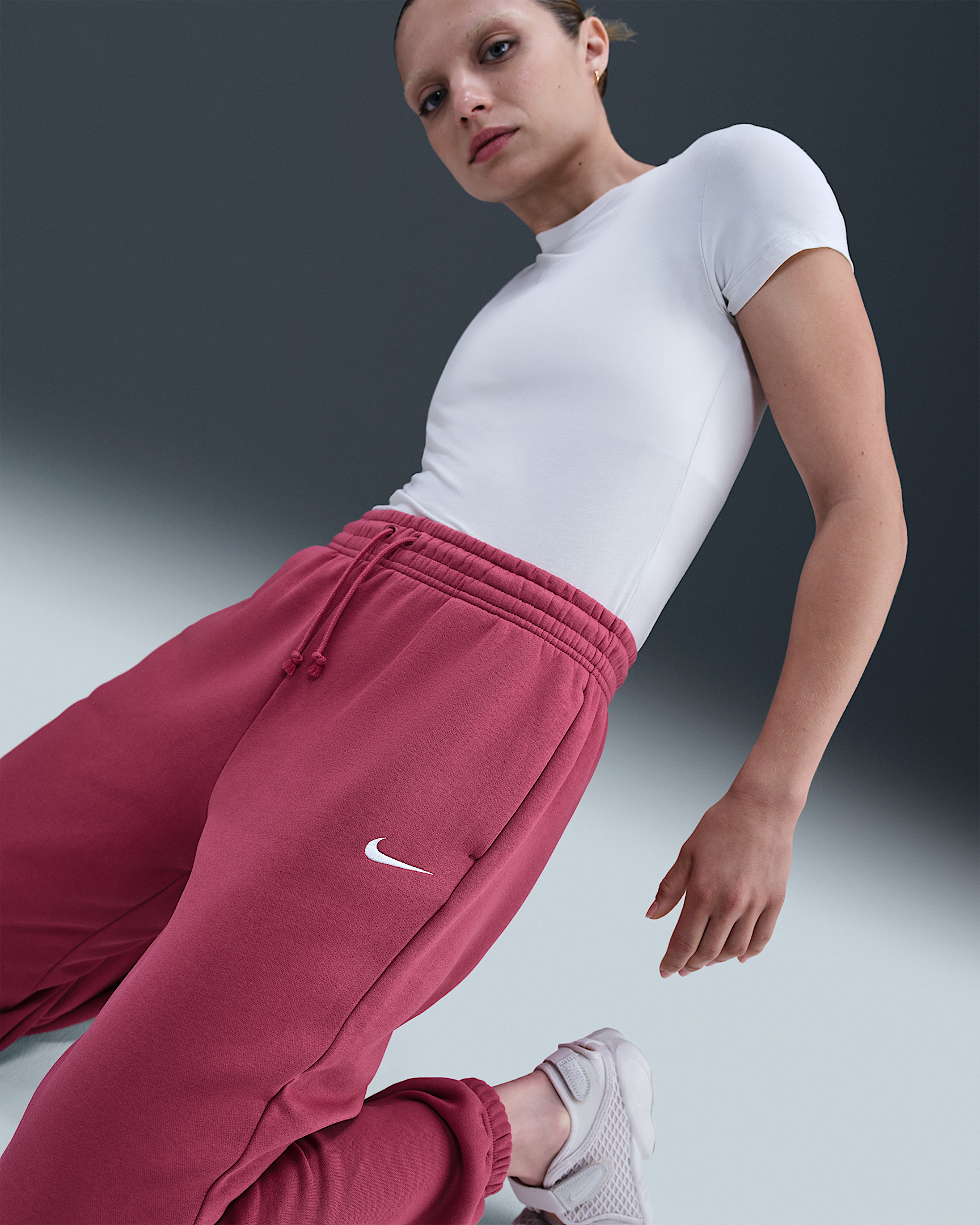 Nike Sportswear Phoenix Fleece Women's High-Waisted Oversized Sweatpants - 5