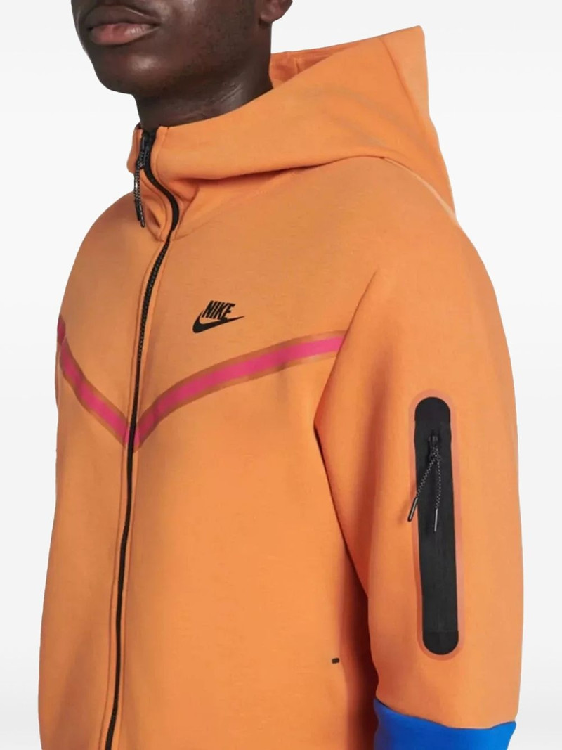Nike Sportswear Tech hoodie outlook