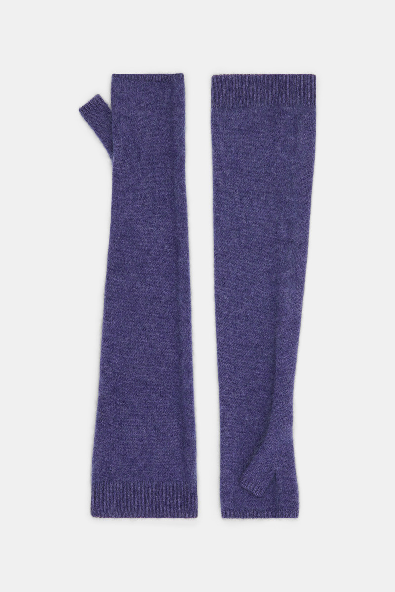 FLUFFY STATEMENT gloves 1
