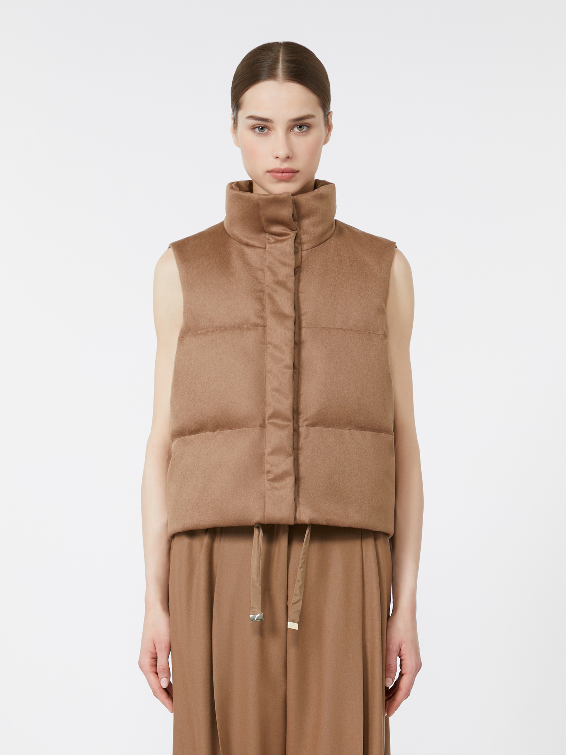 DIONISO Padded gilet in camel and water-repellent taffeta - 3