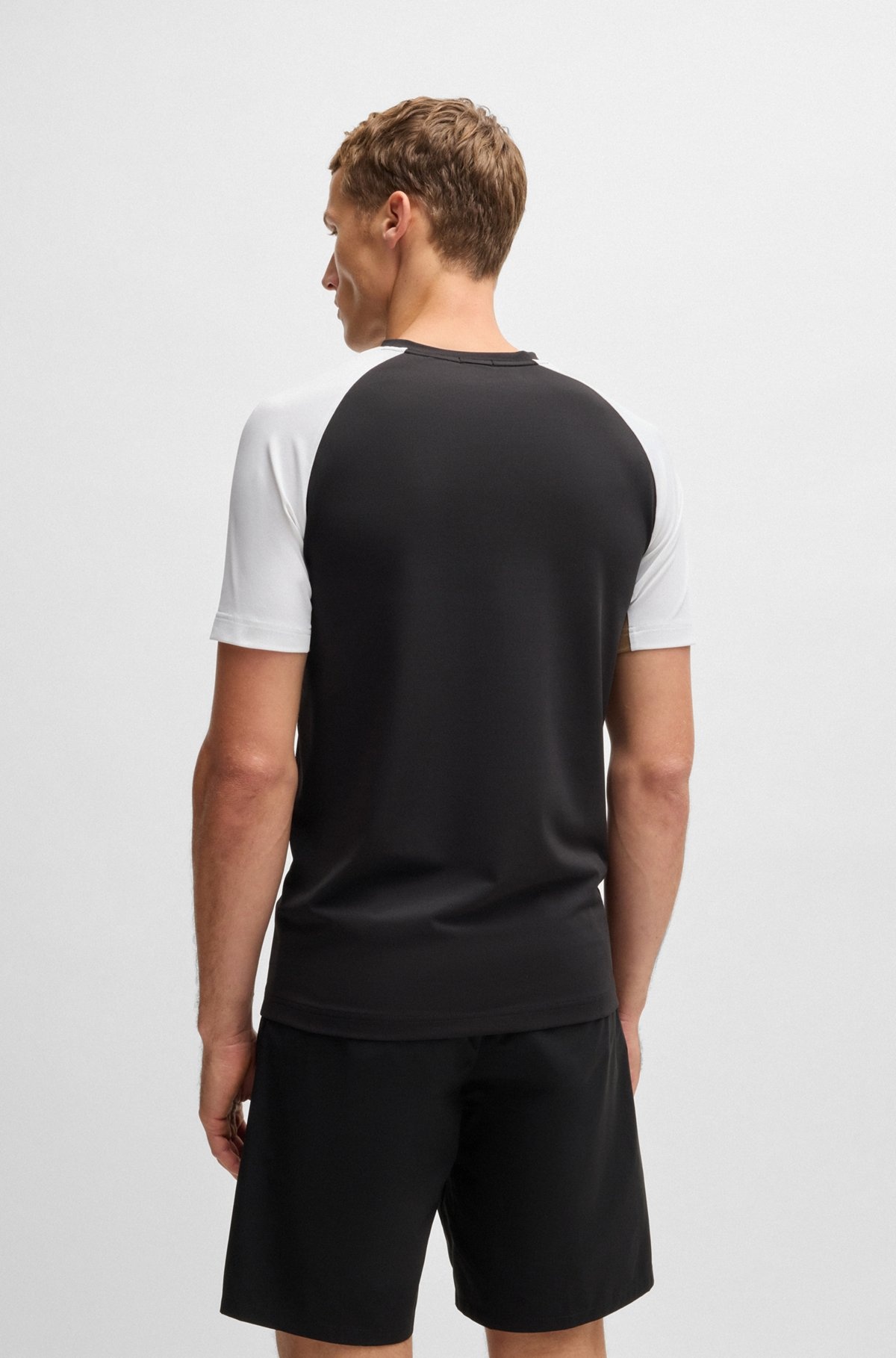 ACTIVE COLOR-BLOCKED T-SHIRT IN MOISTURE-WICKING FABRIC - 5