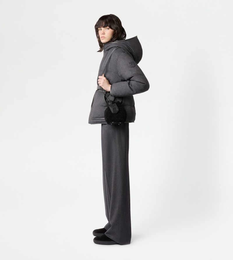 BUCKET BAG IN SHEARLING MICRO - BLACK 9