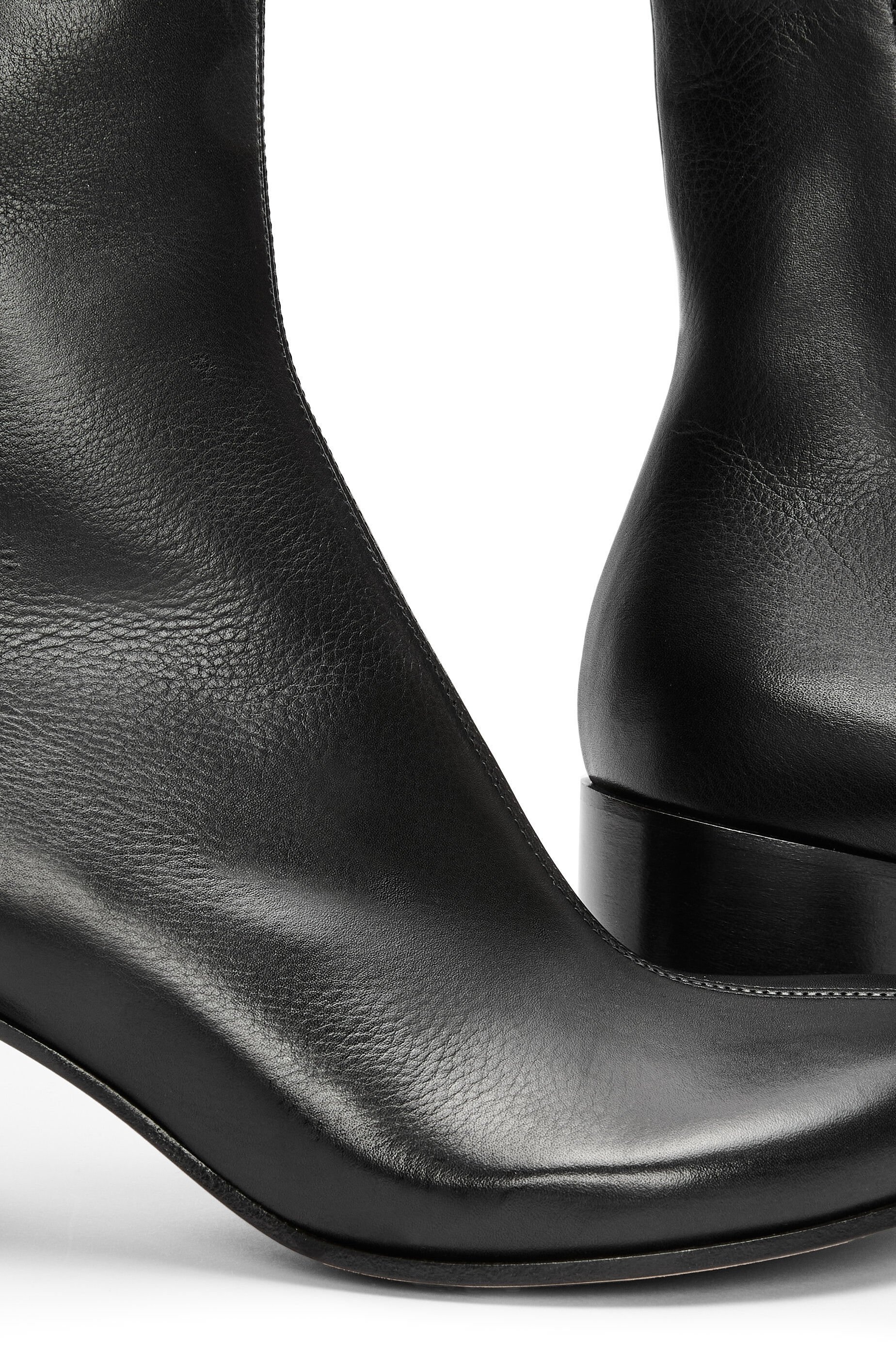 Ankle bootie in calfskin - 3