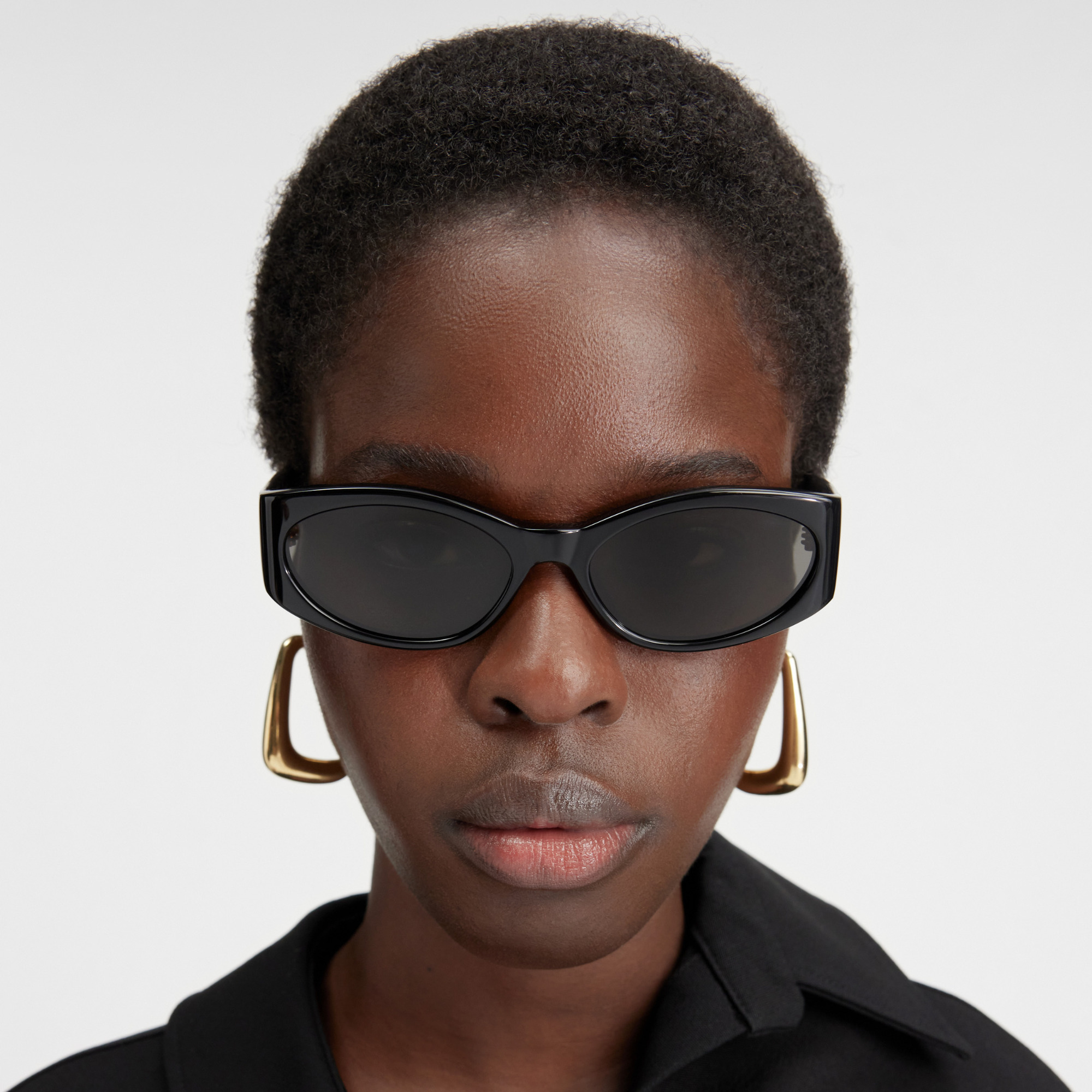 Ovalo Oval Sunglasses in Black - 2