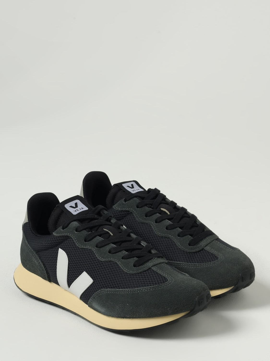 Sneakers men Veja - 2