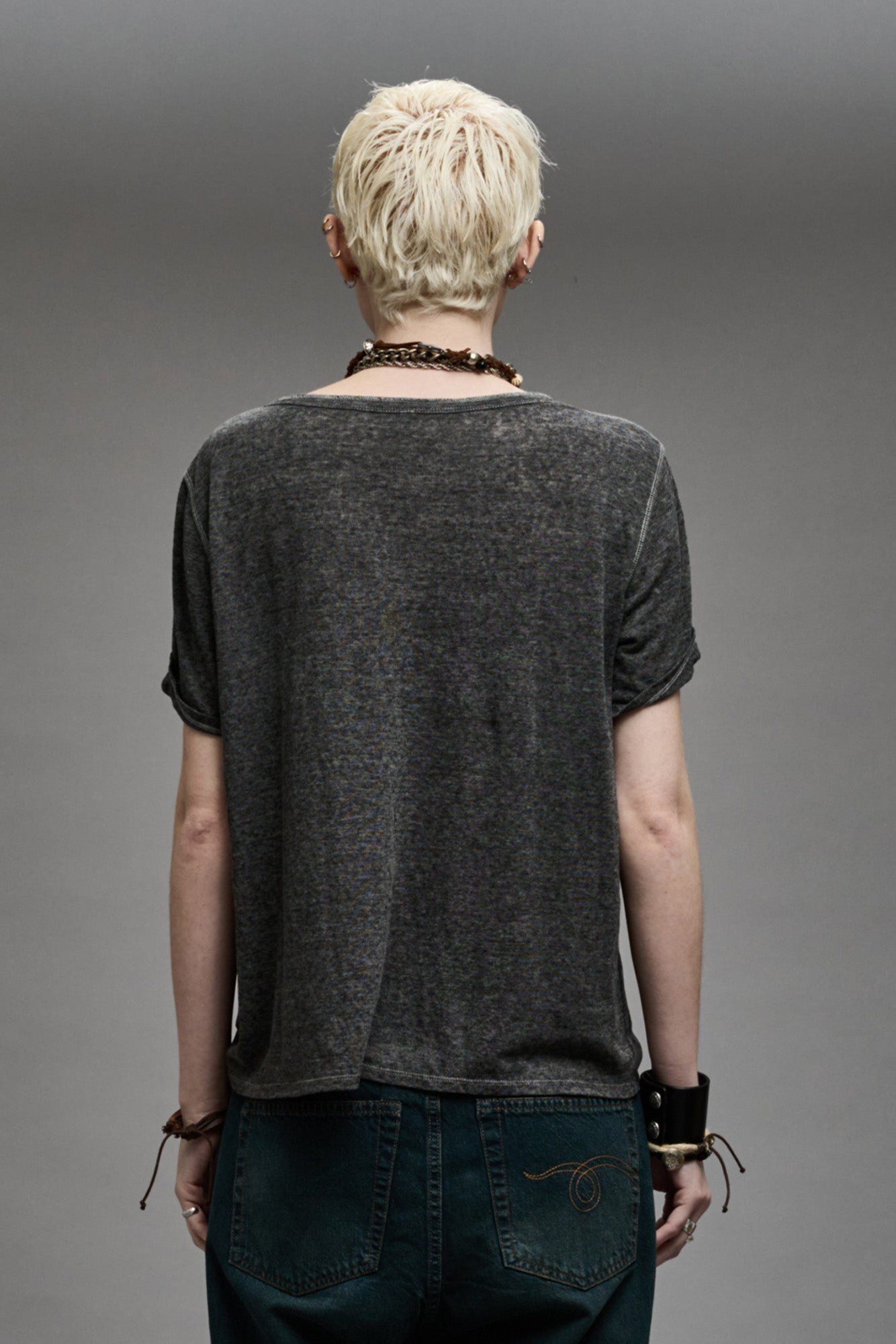 LOW NECK HENLEY TEE - CHARCOAL - 4