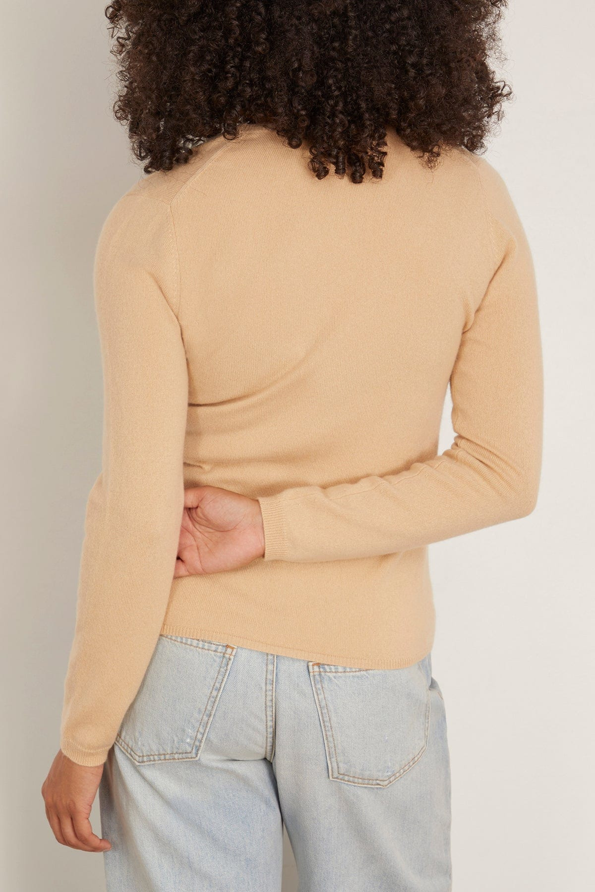 V Cardigan in Macadamia - 4